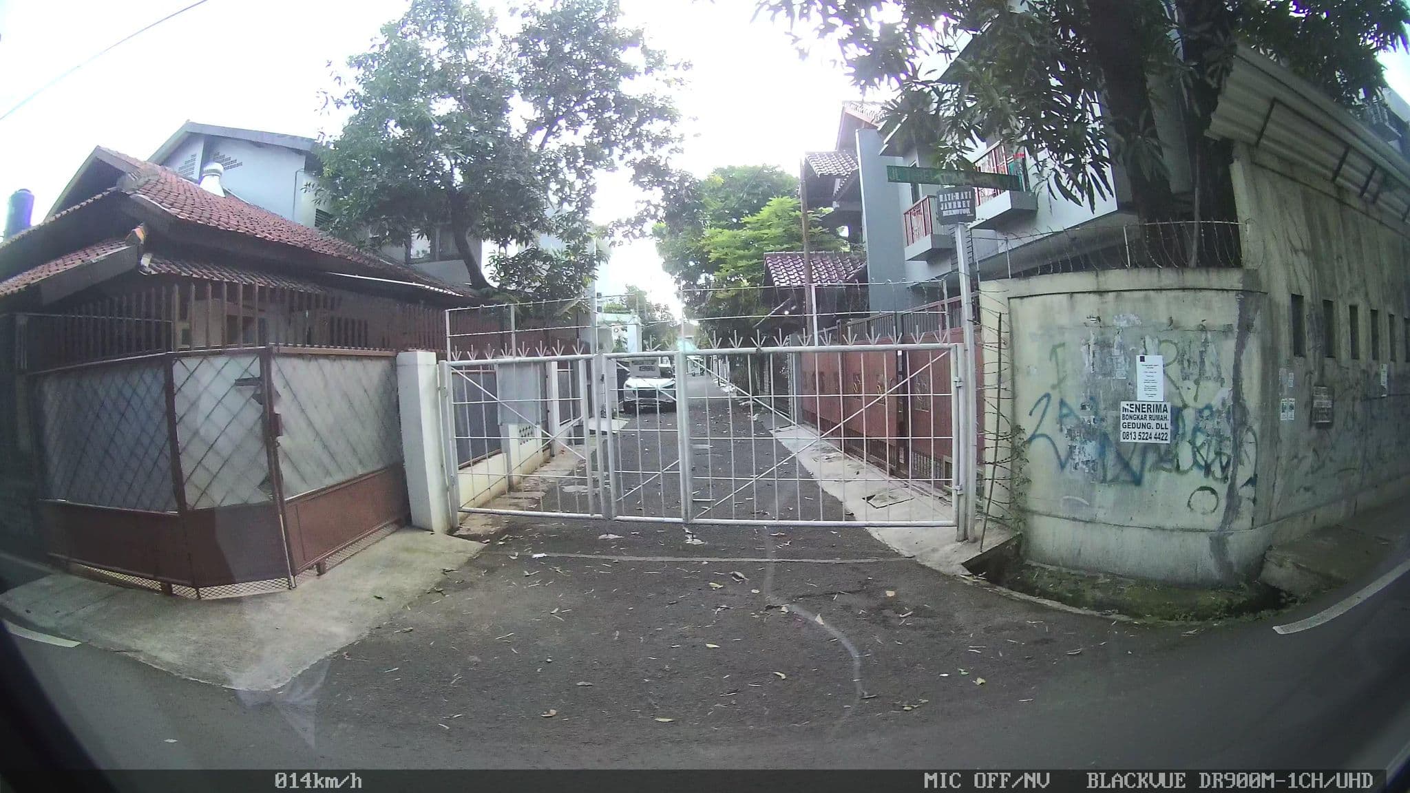 Street view near Masjid SMA Negeri 37, Jakarta — © kaart_2 (CC BY-SA · Mapillary)