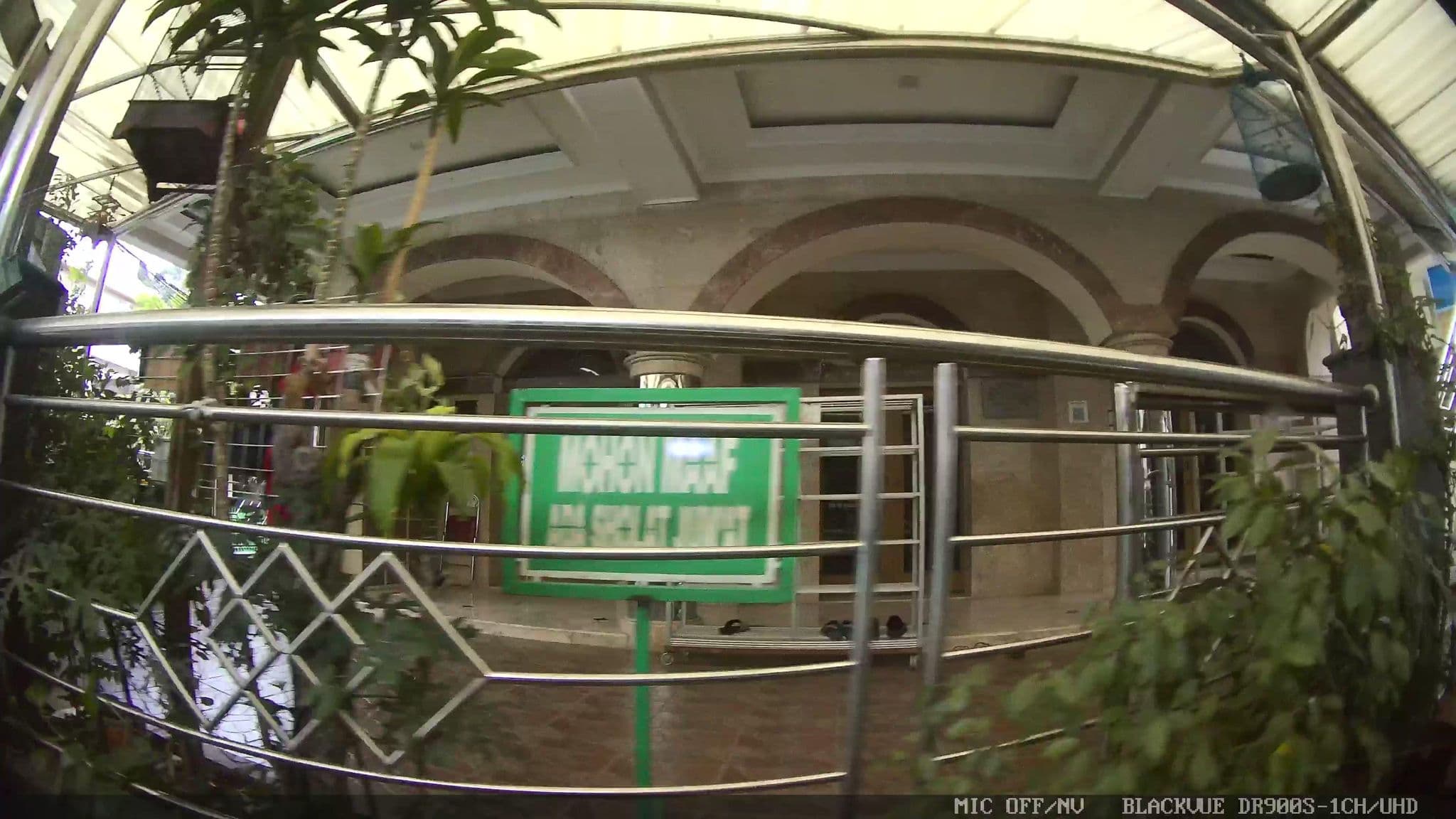 Street view near Mama 'n Rafa's little bedroom, Jakarta — © Kaart---LEFT (CC BY-SA · Mapillary)