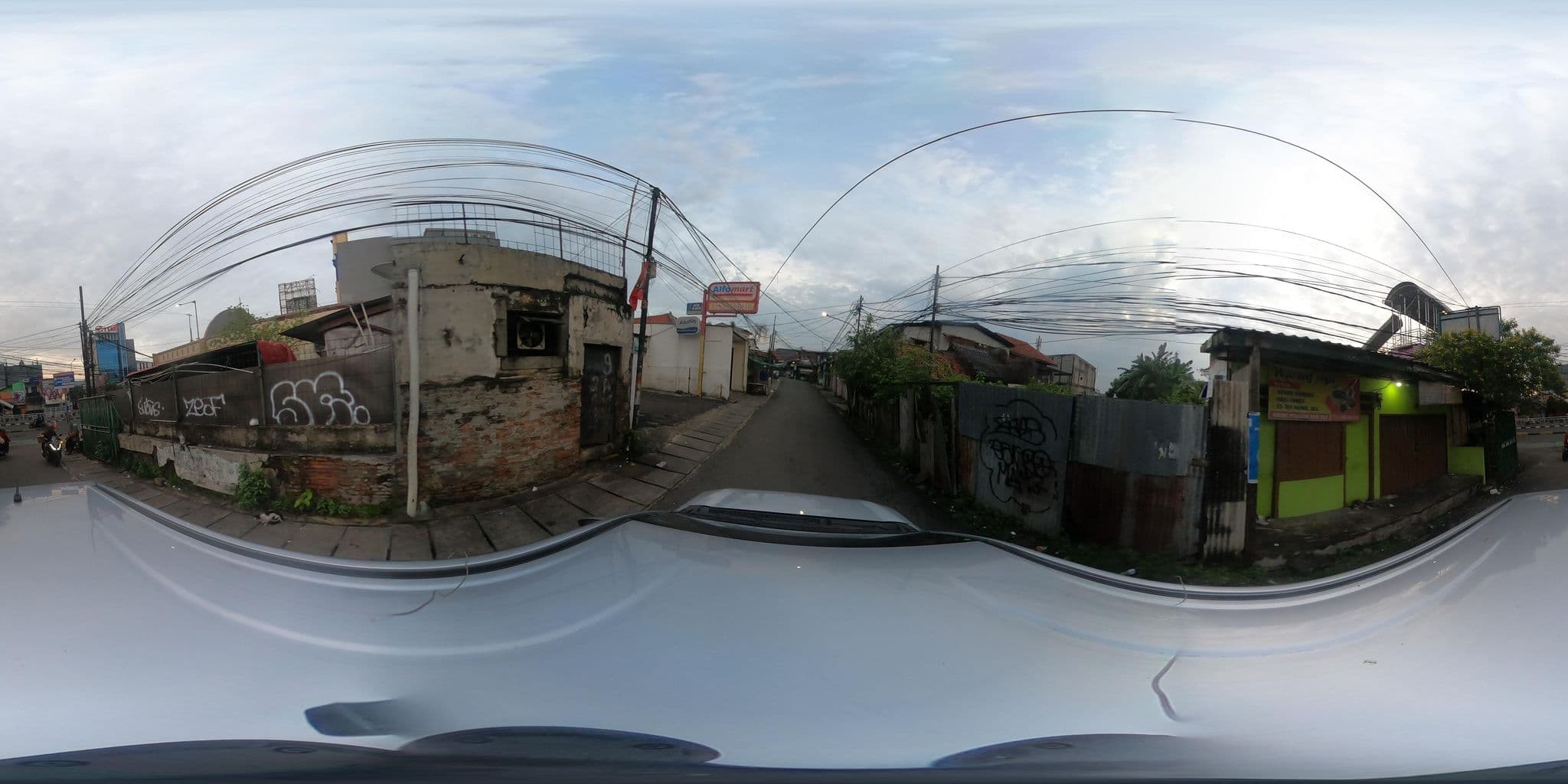 Street view near Sabda Guest House, Jakarta — © Kaart---360 (CC BY-SA · Mapillary)