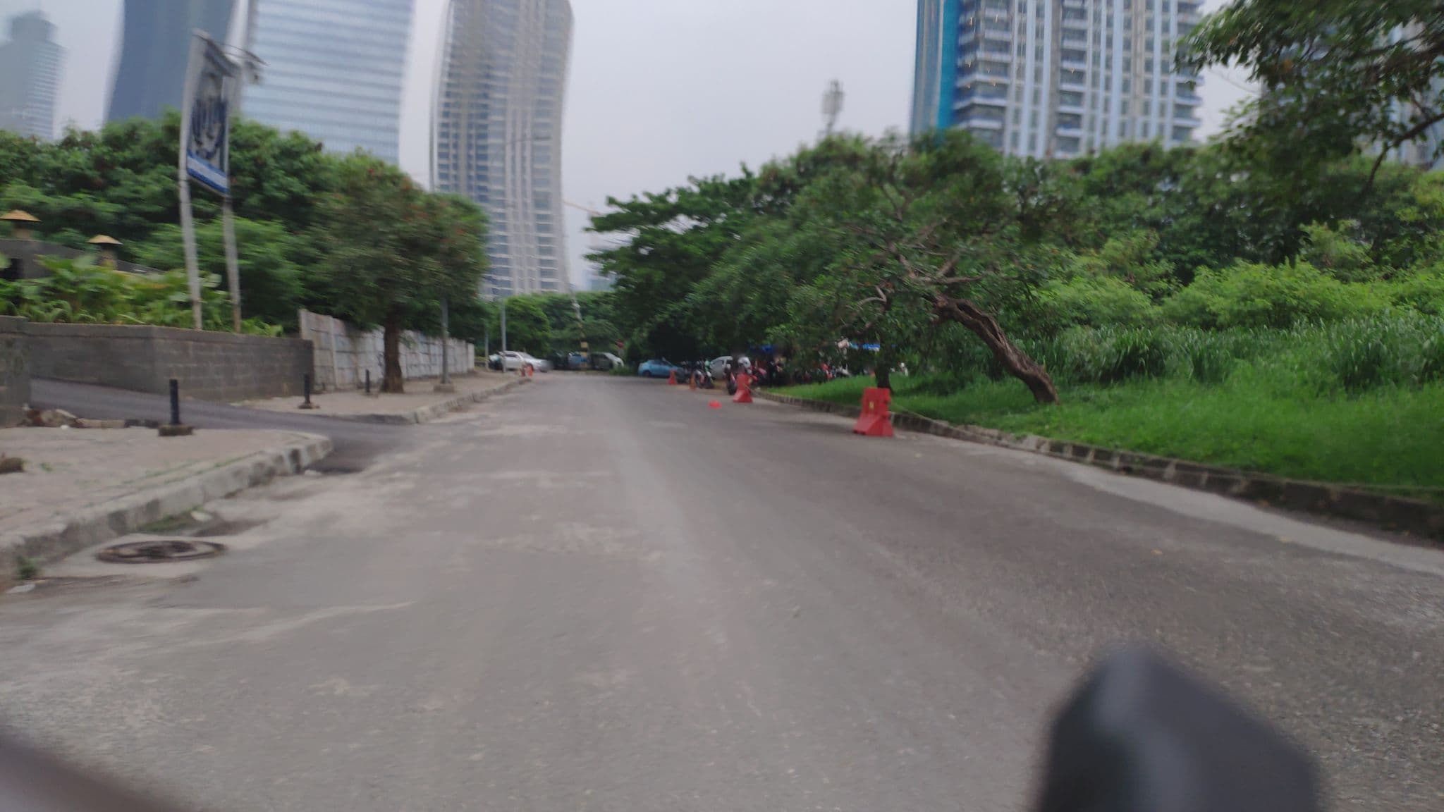 Street view near Swiss-Belresidences Rasuna Epicentrum, Jakarta — © dedi (CC BY-SA · Mapillary)
