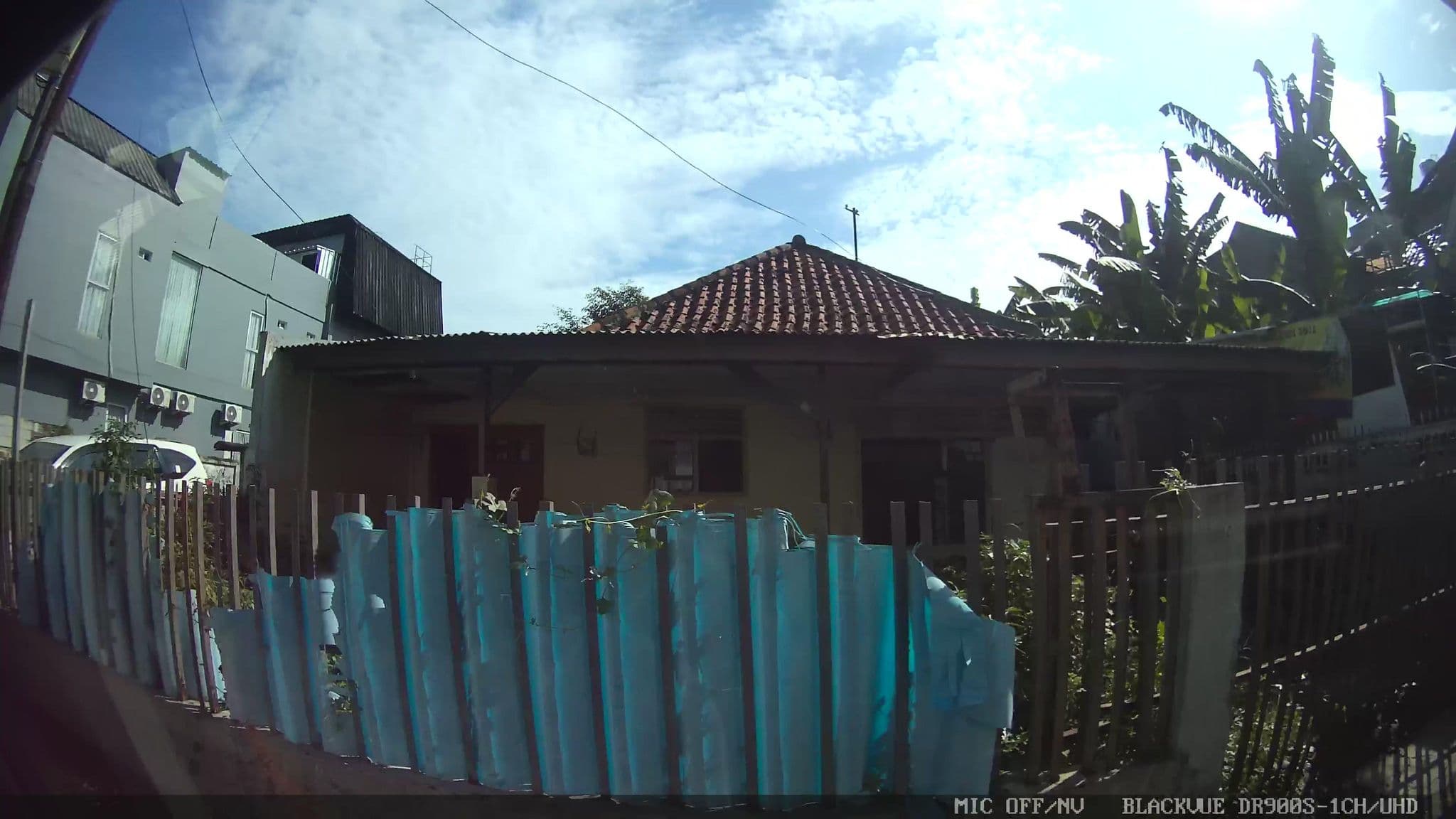 Street view near Hotel Royal Kuningn, Jakarta — © Kaart---RIGHT (CC BY-SA · Mapillary)