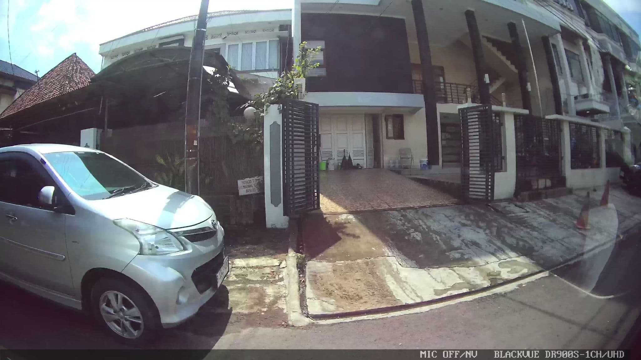 Street view near Hotel sejahtera, Jakarta — © Kaart---LEFT (CC BY-SA · Mapillary)