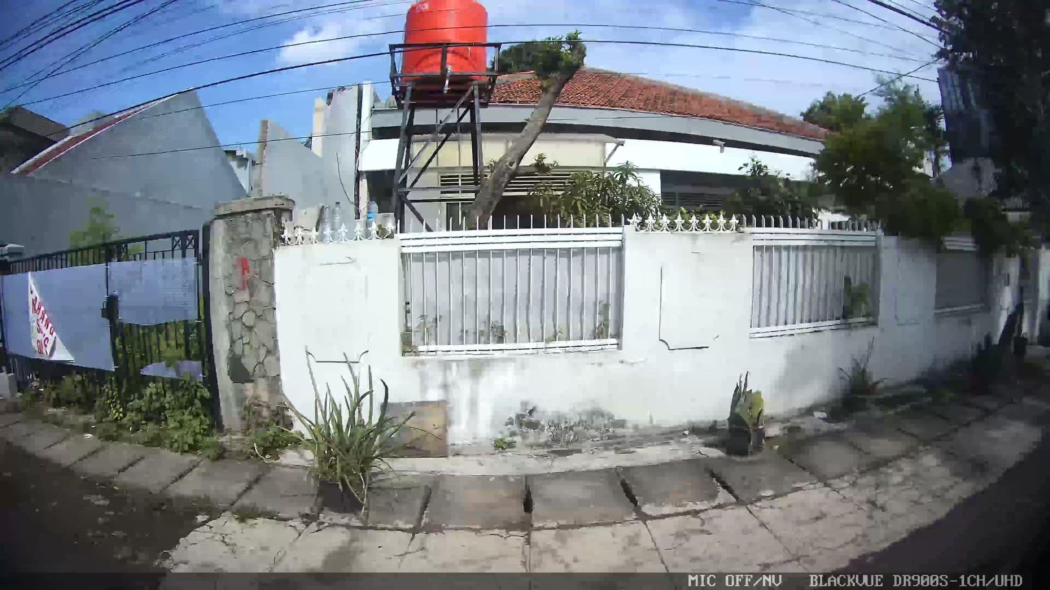Street view near Hotel whiz, Jakarta — © Kaart---LEFT (CC BY-SA · Mapillary)