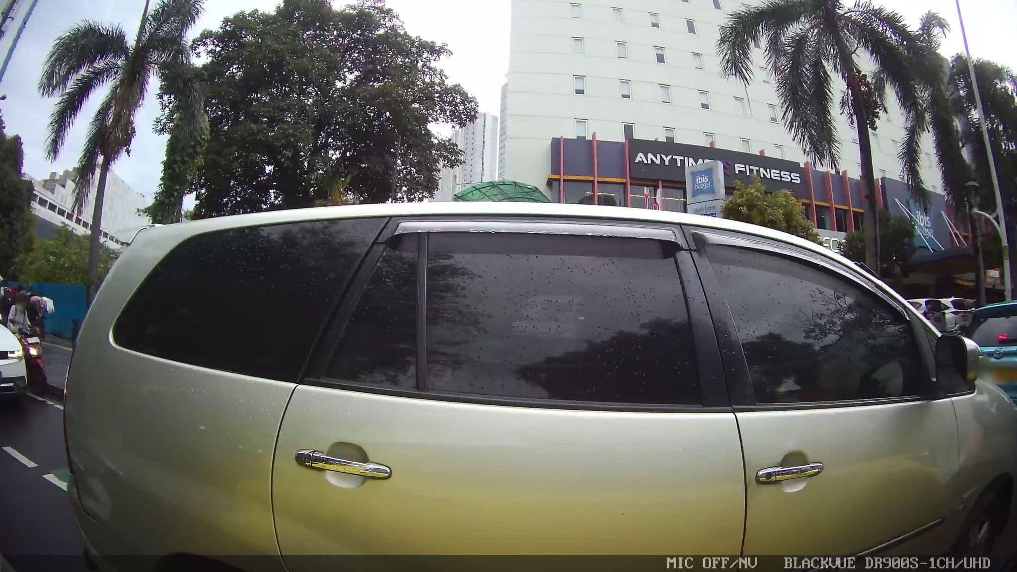 Street view near [3Gs] F1 Hotel, Jakarta — © Kaart---LEFT (CC BY-SA · Mapillary)