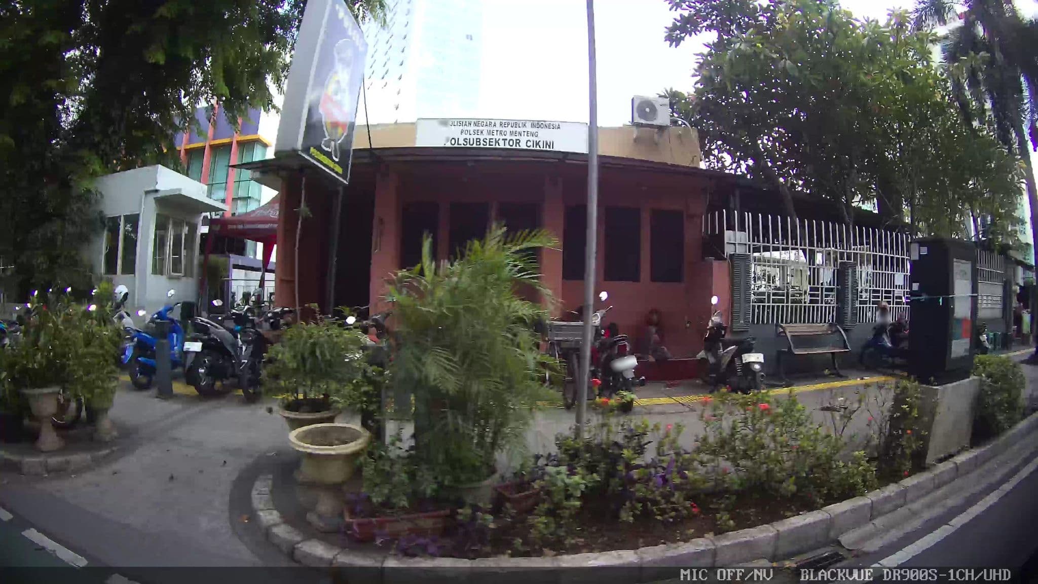 Street view near Hotel Sofyan Cikini Jakarta, Jakarta — © Kaart---LEFT (CC BY-SA · Mapillary)
