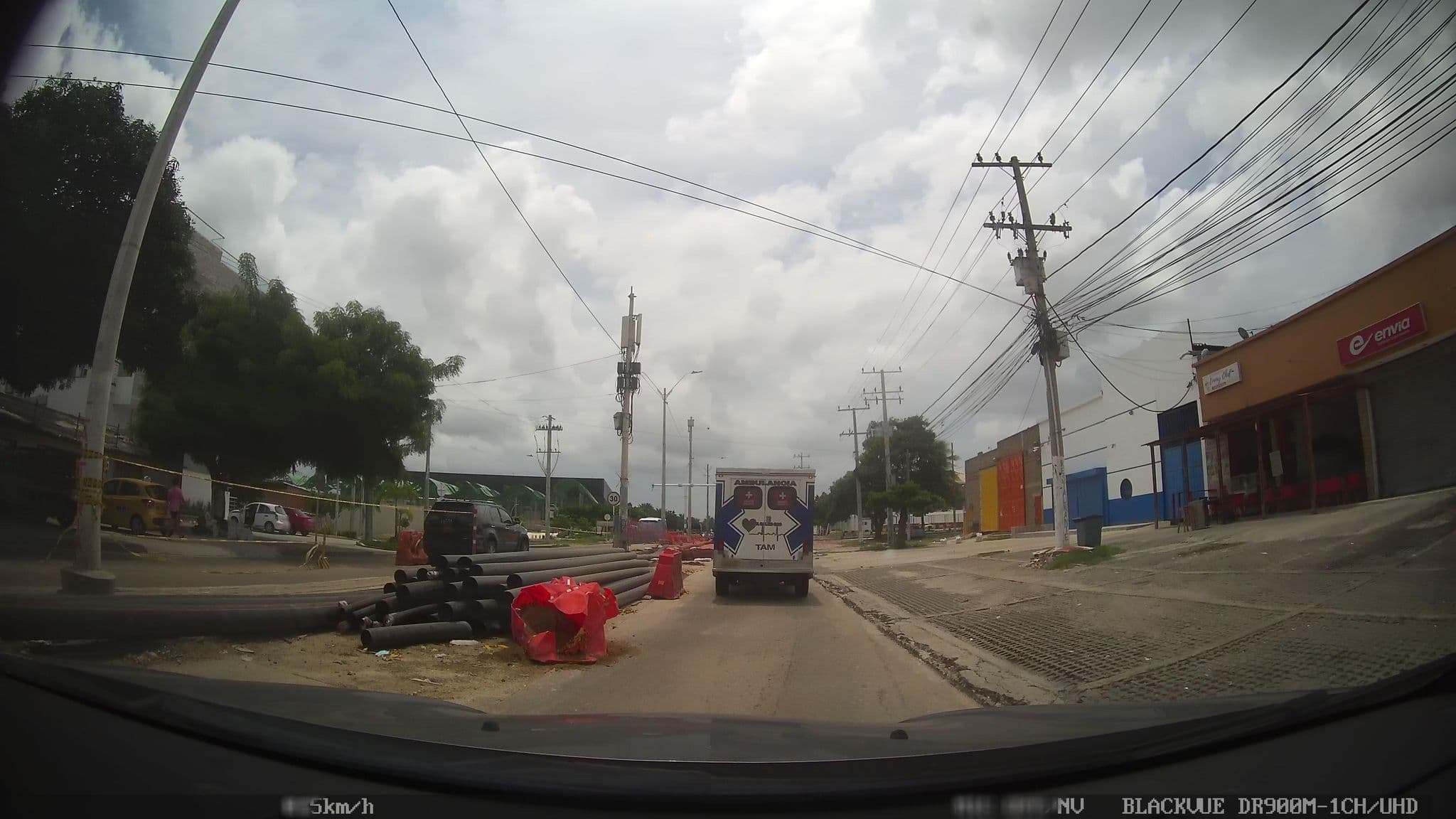 Street view near Hotel Portal del Río, Barranquilla — © kaart_2 (CC BY-SA · Mapillary)