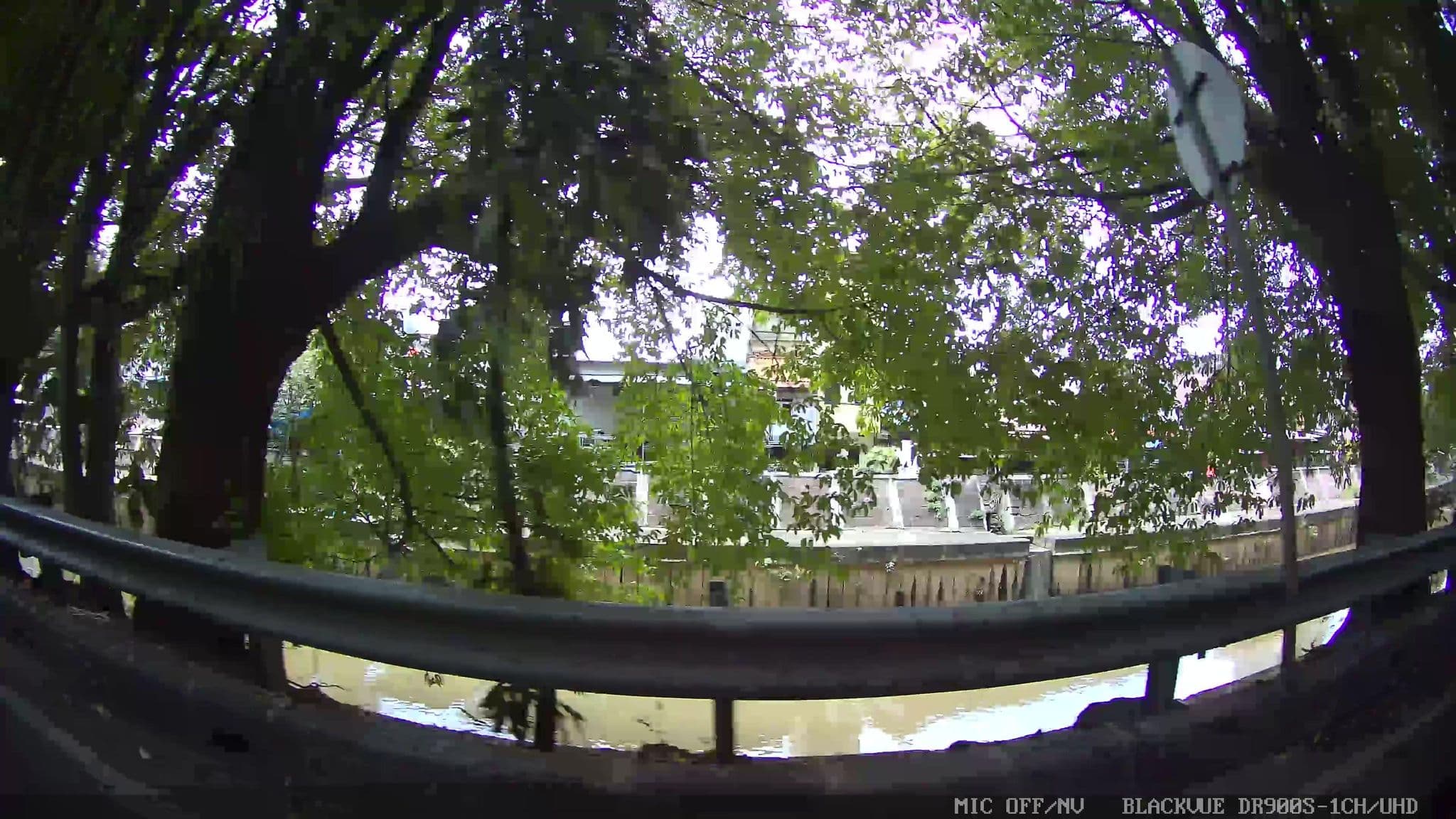 Street view near IBIS Tamarin Hotel, Jakarta — © Kaart---RIGHT (CC BY-SA · Mapillary)