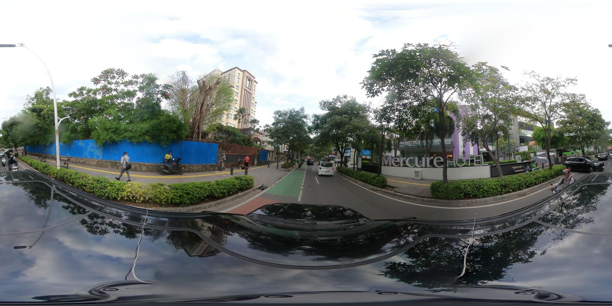 Street view near Mercure Hotels, Jakarta — © Kaart---360 (CC BY-SA · Mapillary)