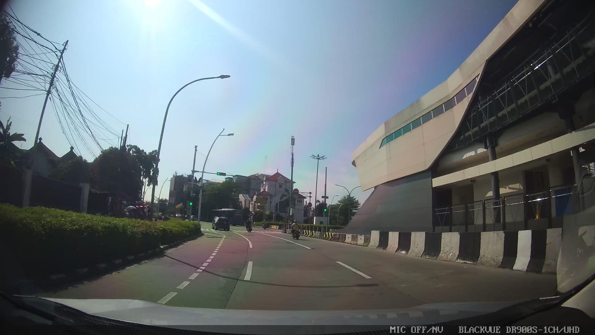 Street view near Juno Jatinegara Jakarta, Jakarta — © Kaart---FRONT (CC BY-SA · Mapillary)