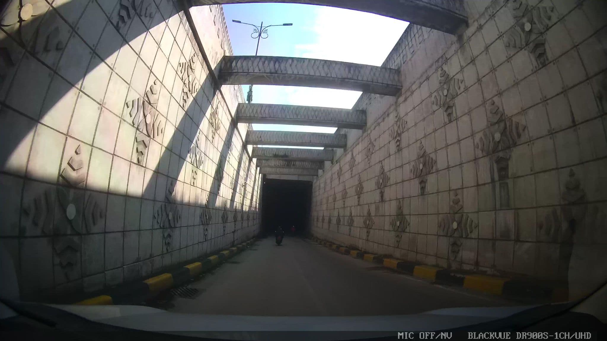 Street view near Hotel Sentral, Jakarta — © Kaart---FRONT (CC BY-SA · Mapillary)