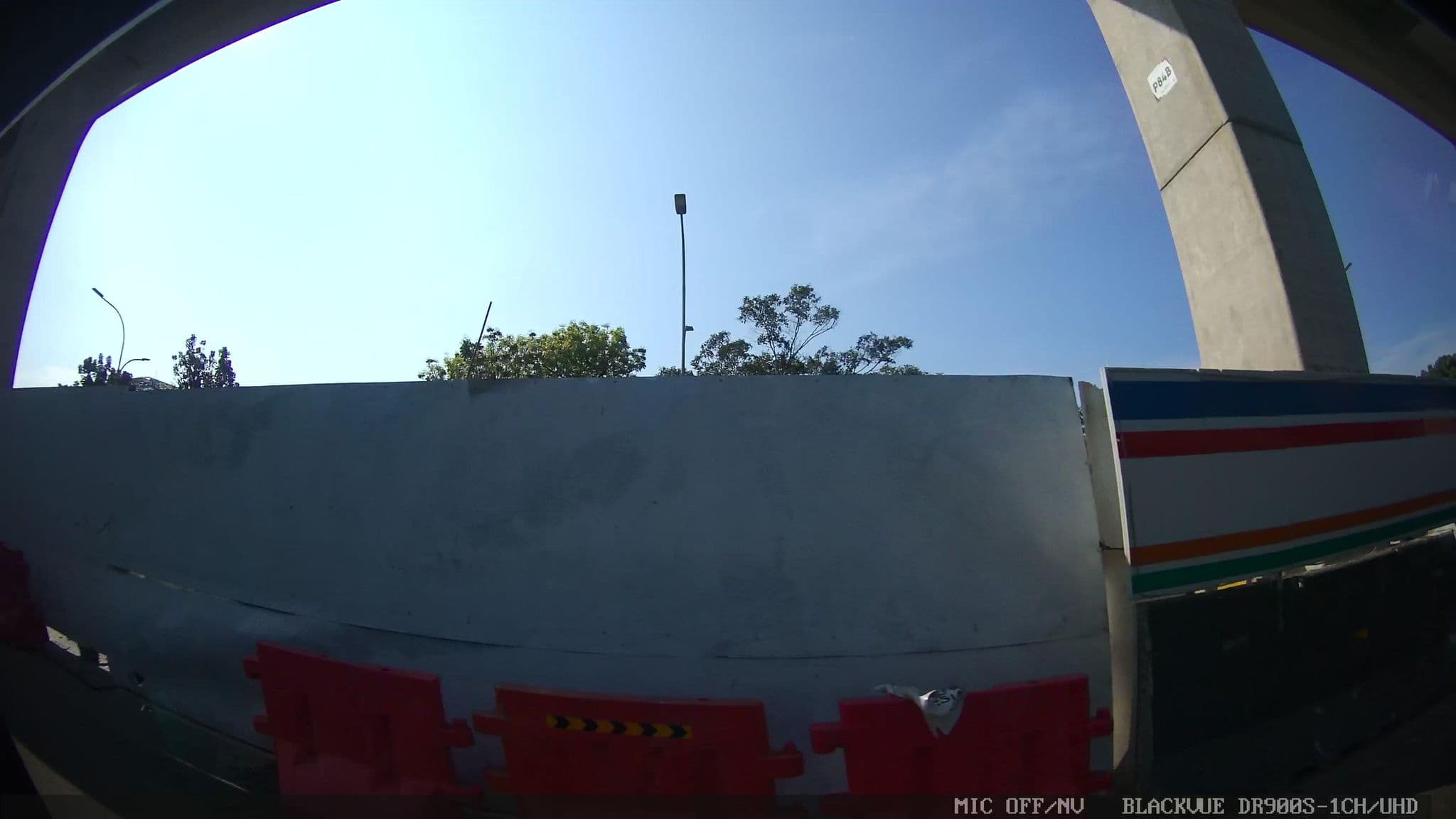 Street view near Mega Puri Extension, Jakarta — © Kaart---RIGHT (CC BY-SA · Mapillary)