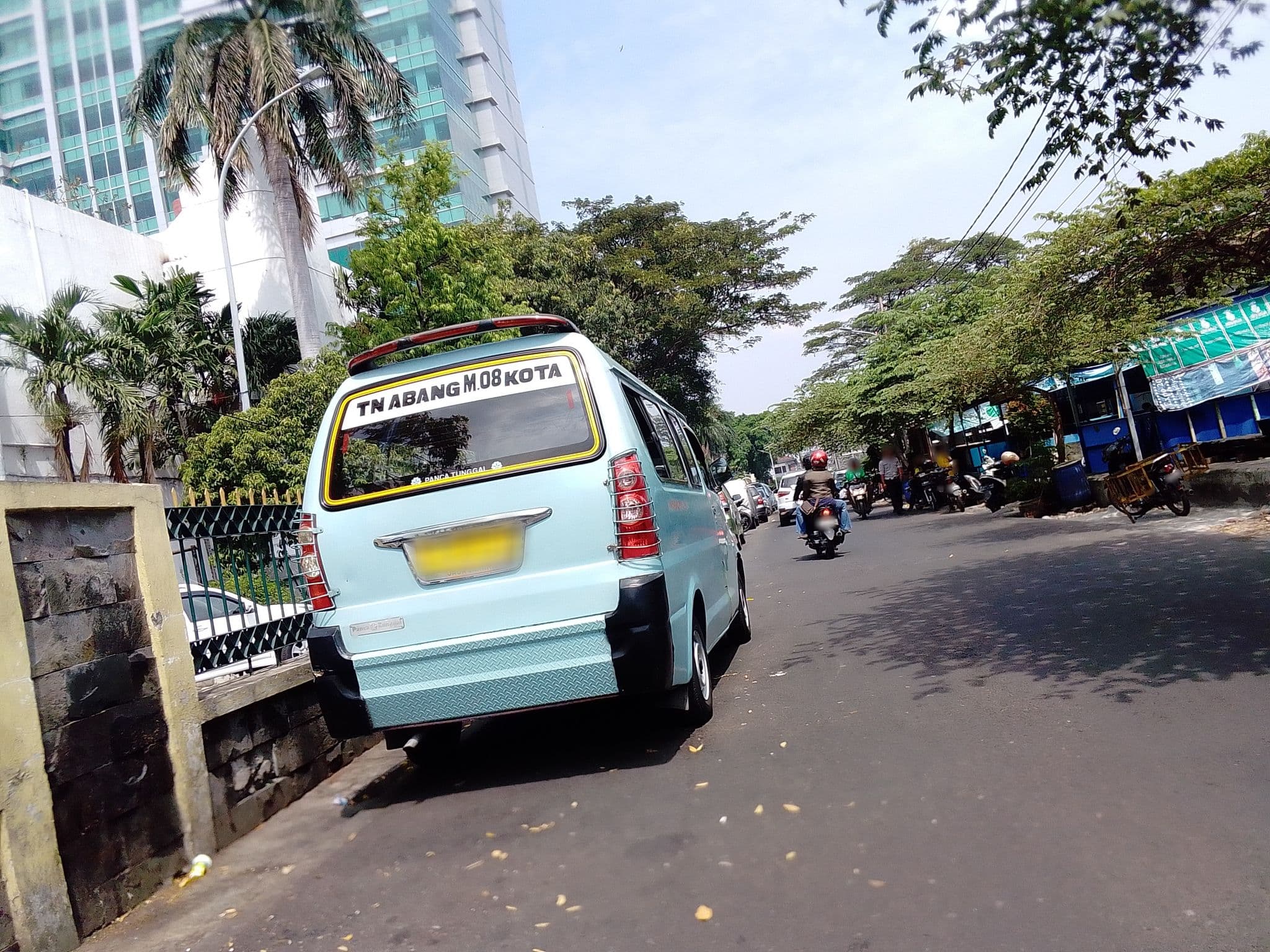 Street view near NVOCC, Jakarta — © hafiedsh22 (CC BY-SA · Mapillary)