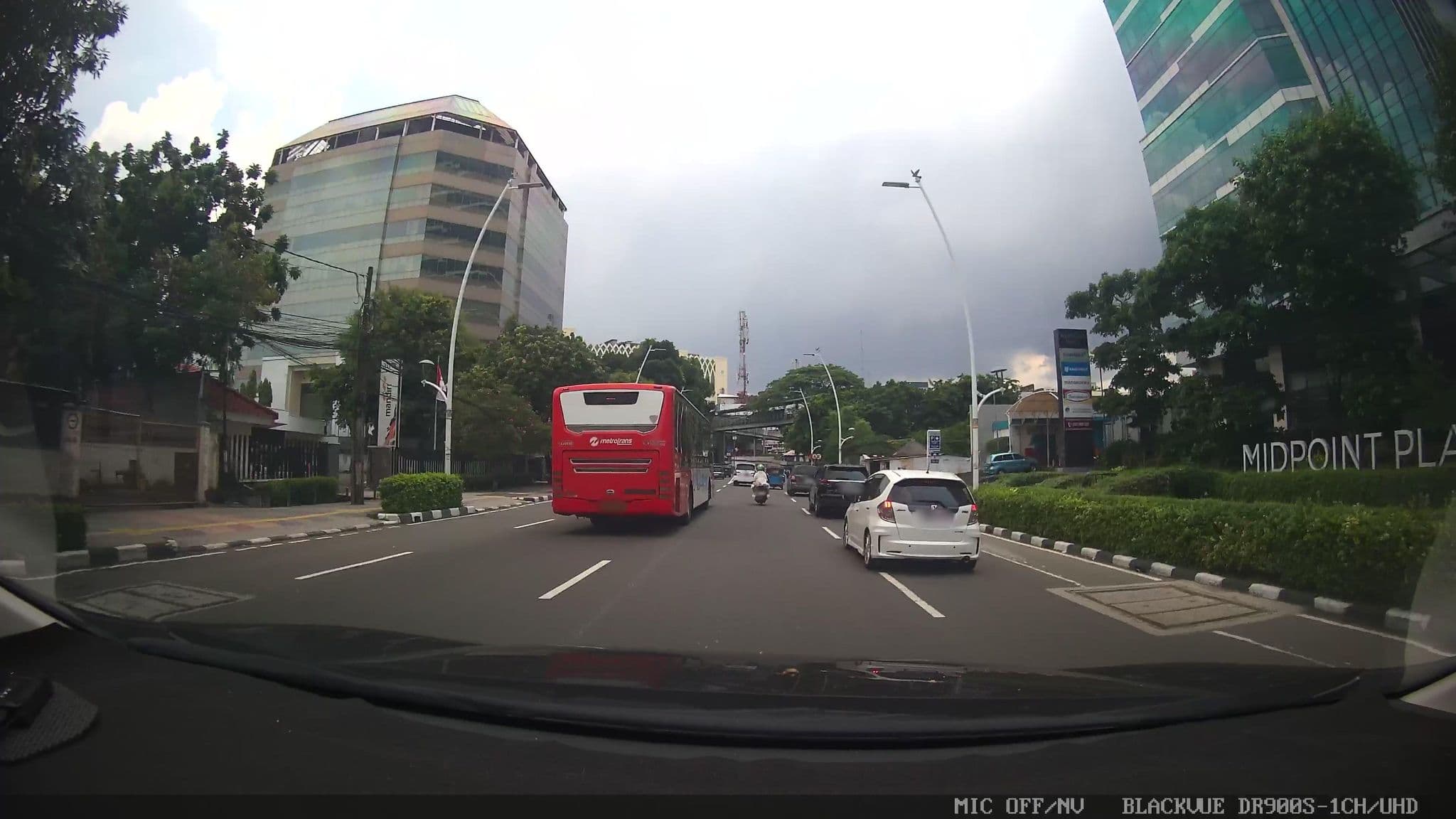 Street view near Sido 2 Meeting Room Ibis Styles Tanah Abang, Jakarta — © Kaart---FRONT (CC BY-SA · Mapillary)