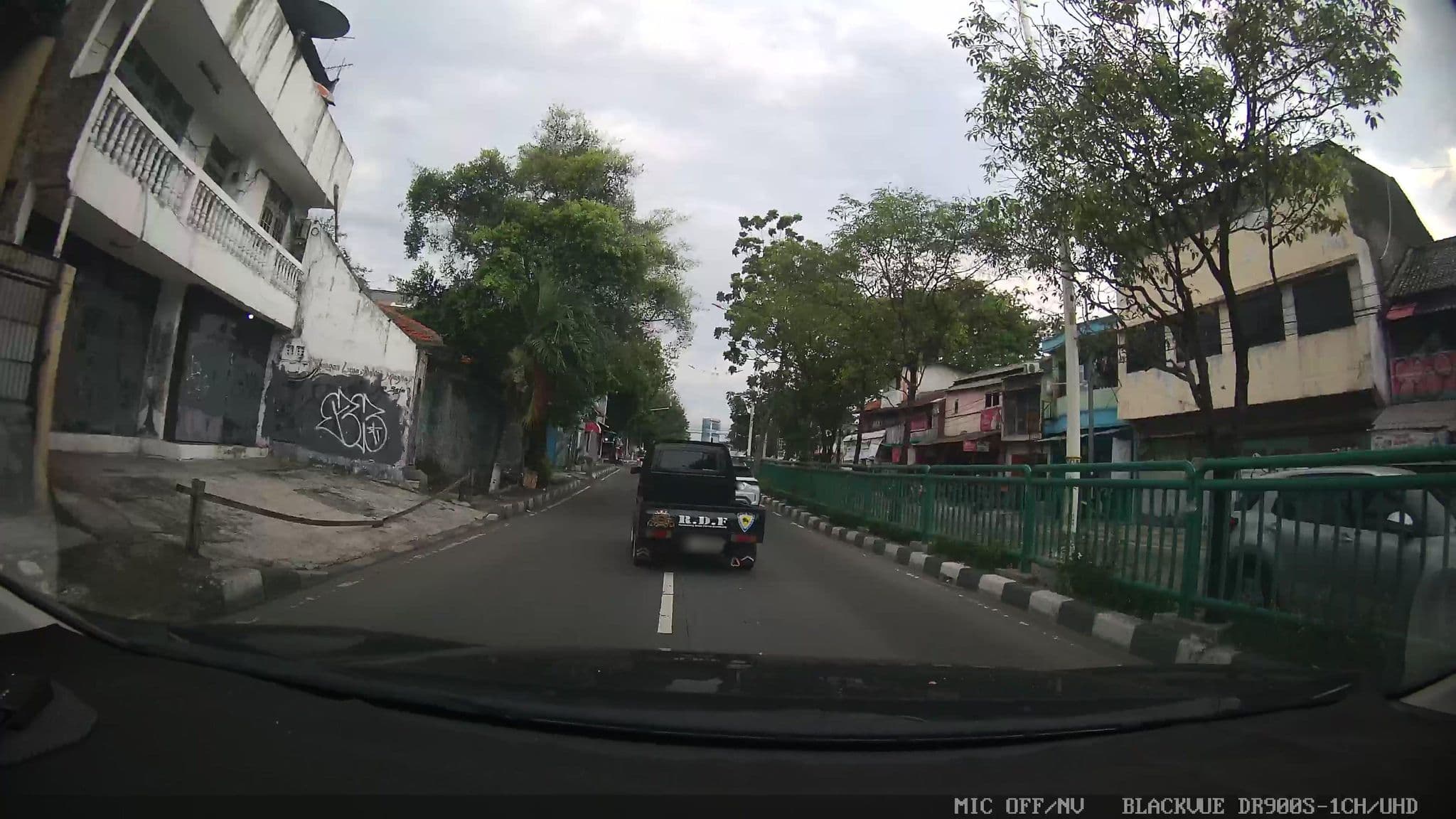 Street view near Room 109 Hotel Bamboo Inn, Jakarta — © Kaart---FRONT (CC BY-SA · Mapillary)