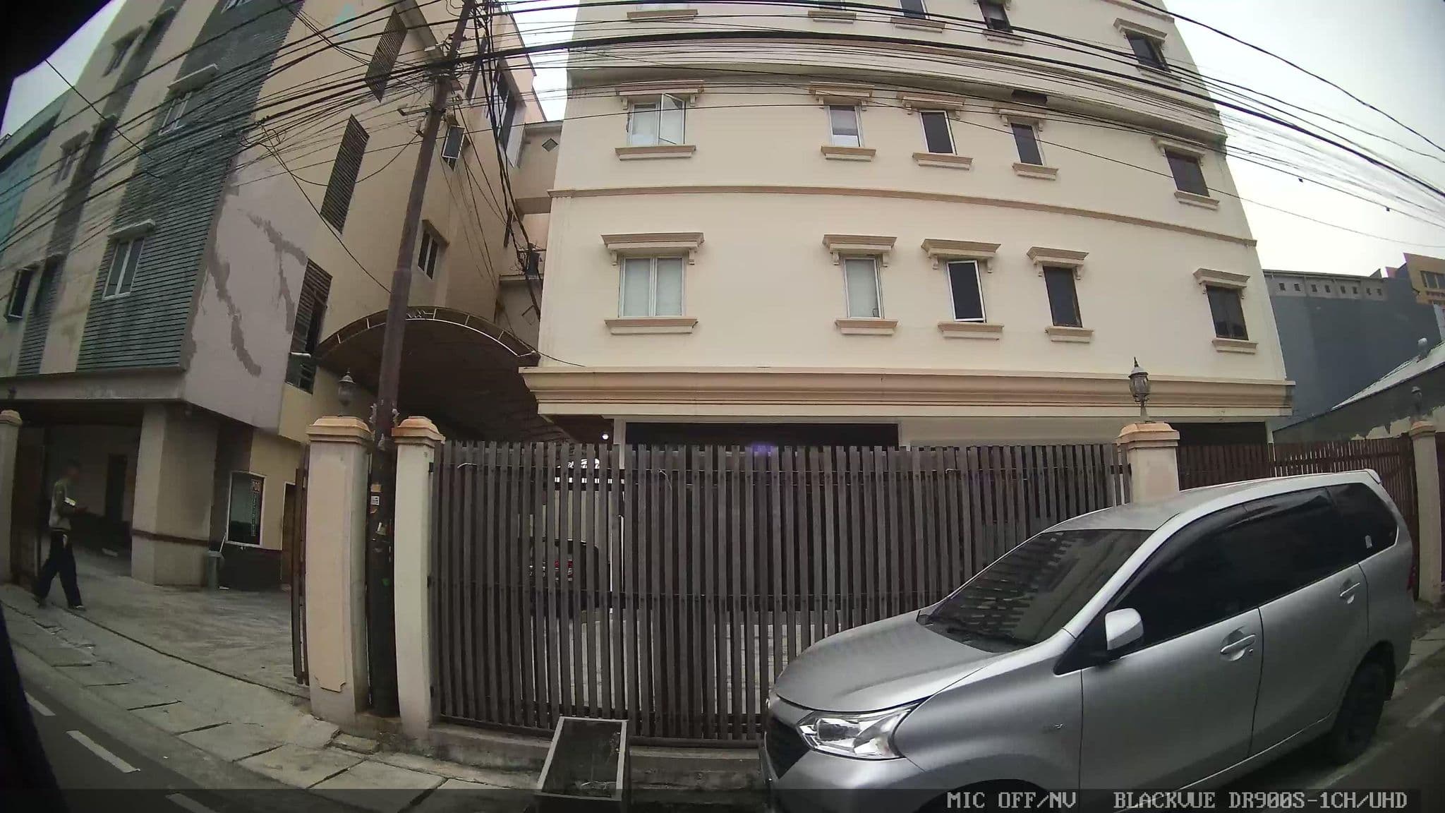 Street view near RedDoorz @ Petojo, Jakarta — © Kaart---RIGHT (CC BY-SA · Mapillary)