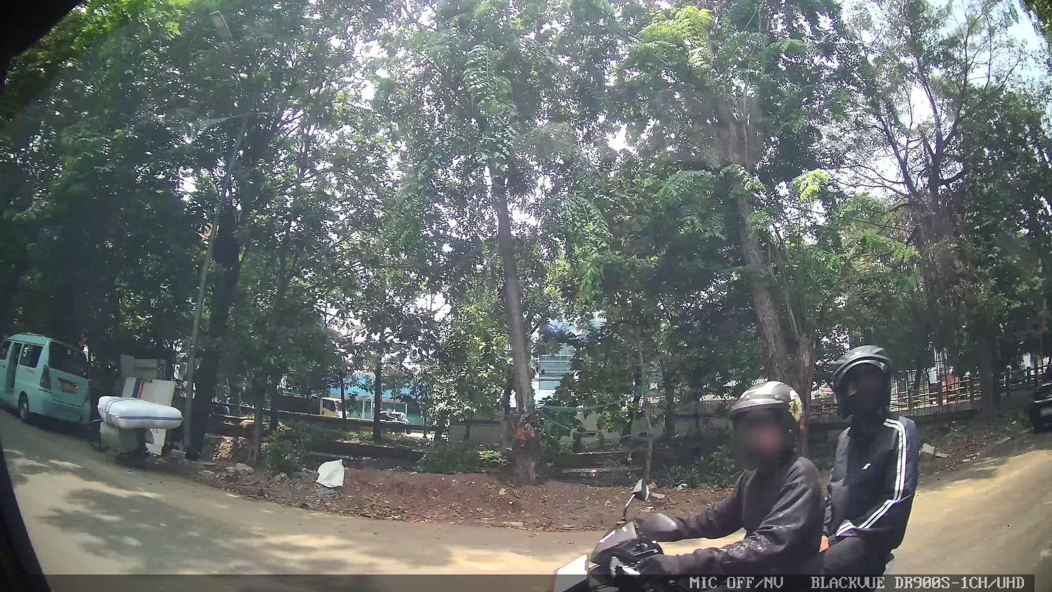 Street view near Lynt Hotel Bandung, Indonesia, Jakarta — © Kaart---RIGHT (CC BY-SA · Mapillary)