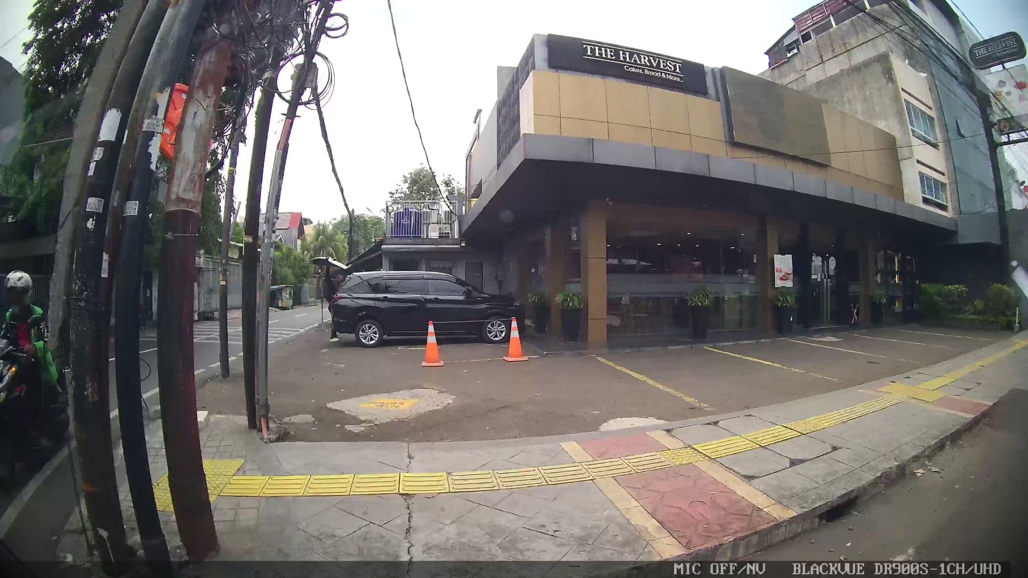 Street view near Hotel Time Out and Alfamidi, Jakarta — © Kaart---LEFT (CC BY-SA · Mapillary)