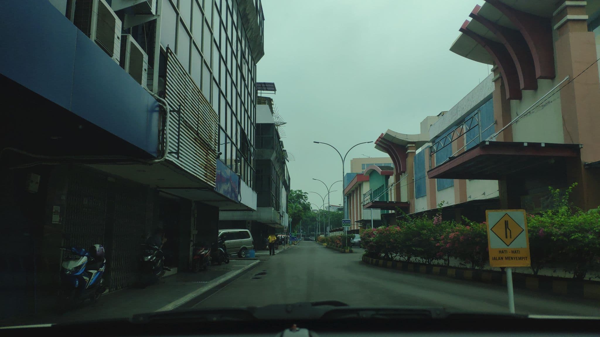 Street view near Trinity Hotel, Jakarta — © priyo89 (CC BY-SA · Mapillary)