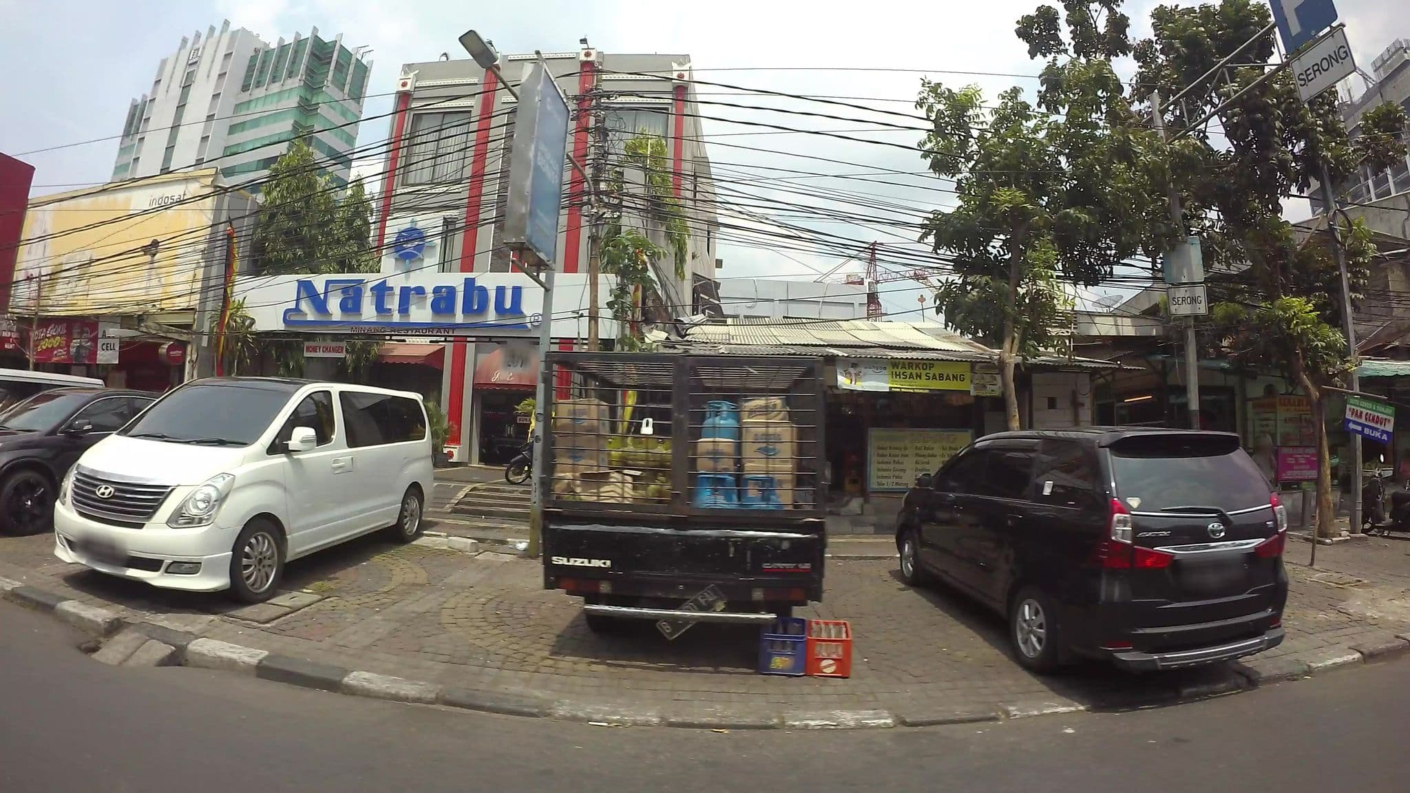 Street view near max one hotel, Jakarta — © kaart_3 (CC BY-SA · Mapillary)