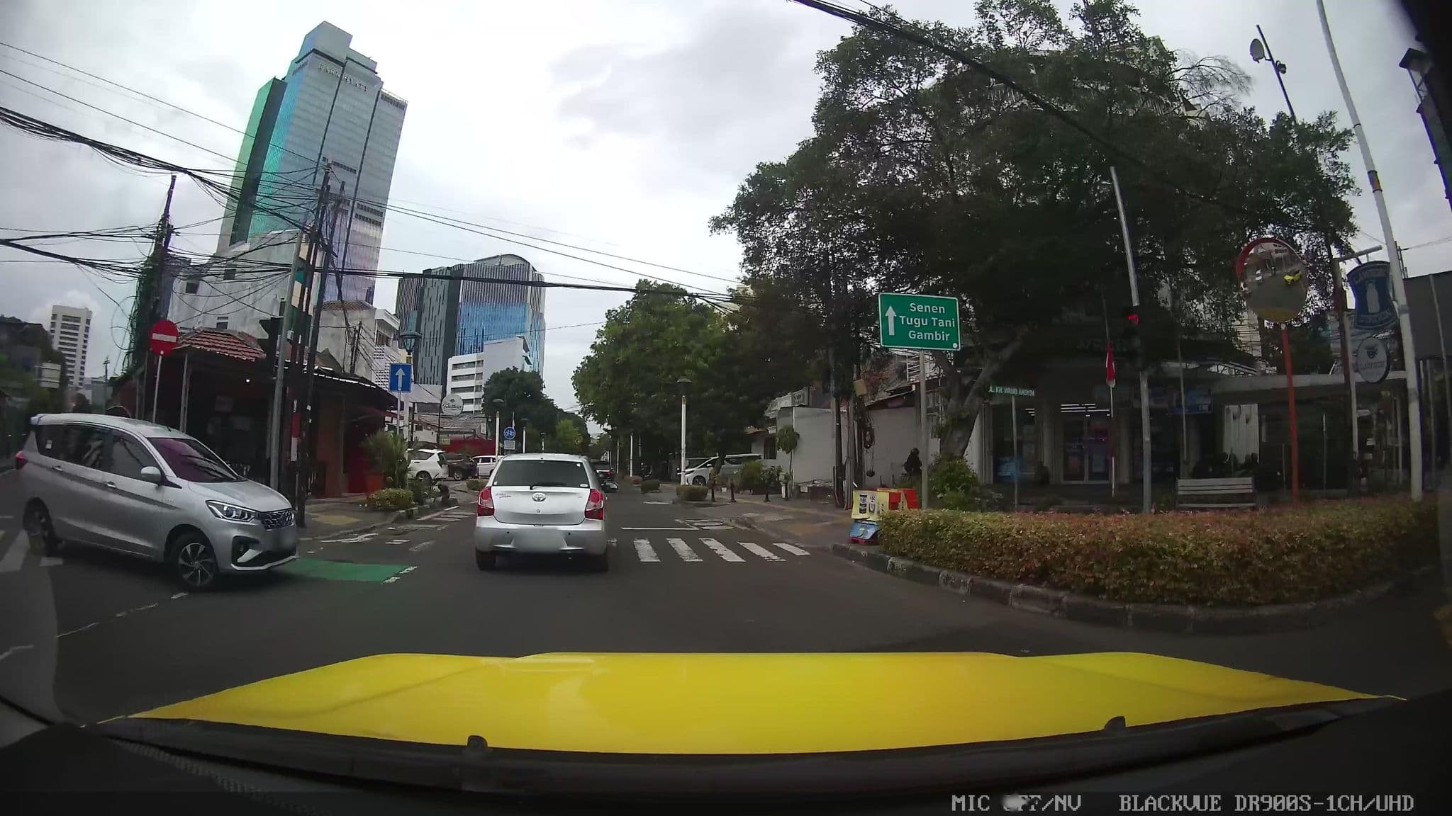 Street view near Lantai 3 grand cemara hotel, Jakarta — © Kaart---FRONT (CC BY-SA · Mapillary)