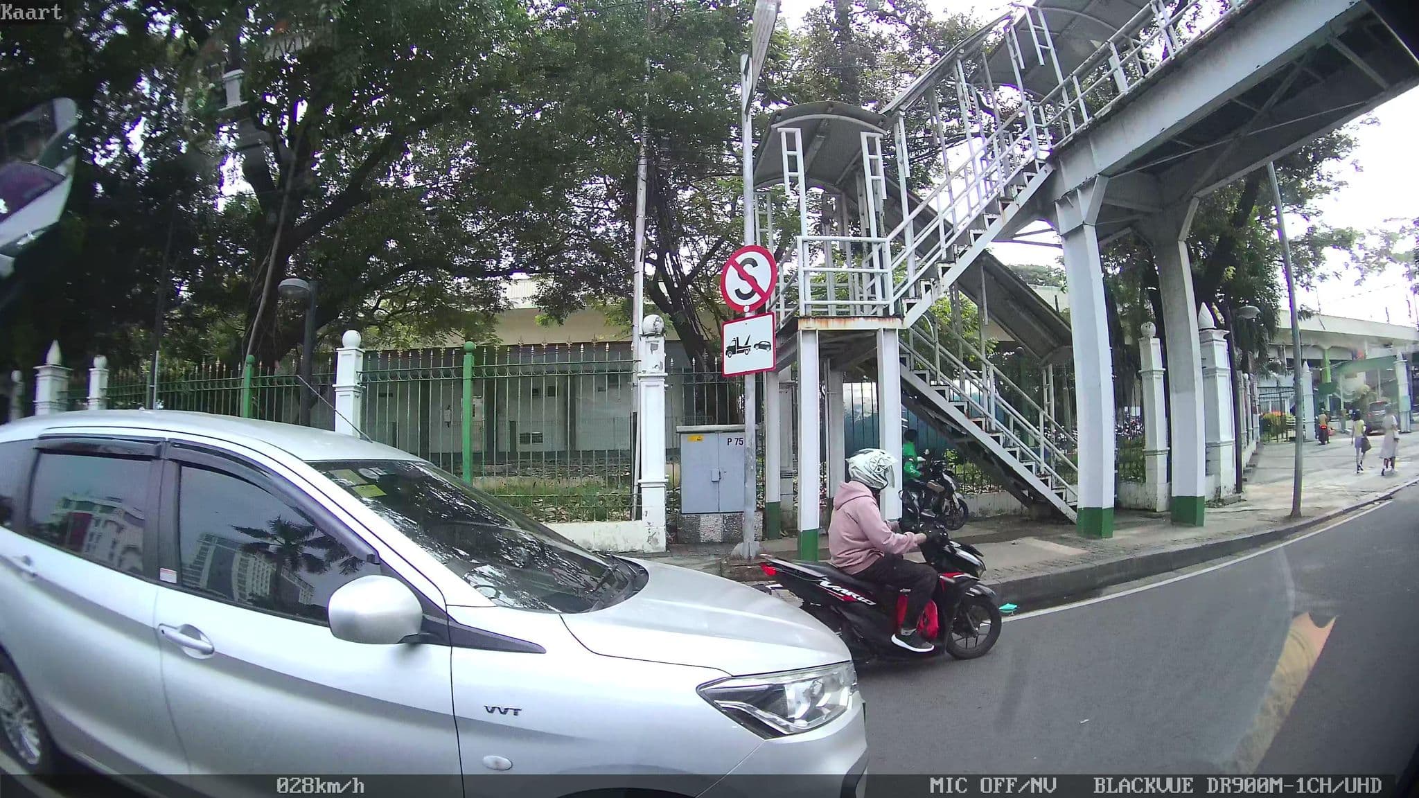 Street view near H Harmoni One, Jakarta — © kaart_1 (CC BY-SA · Mapillary)