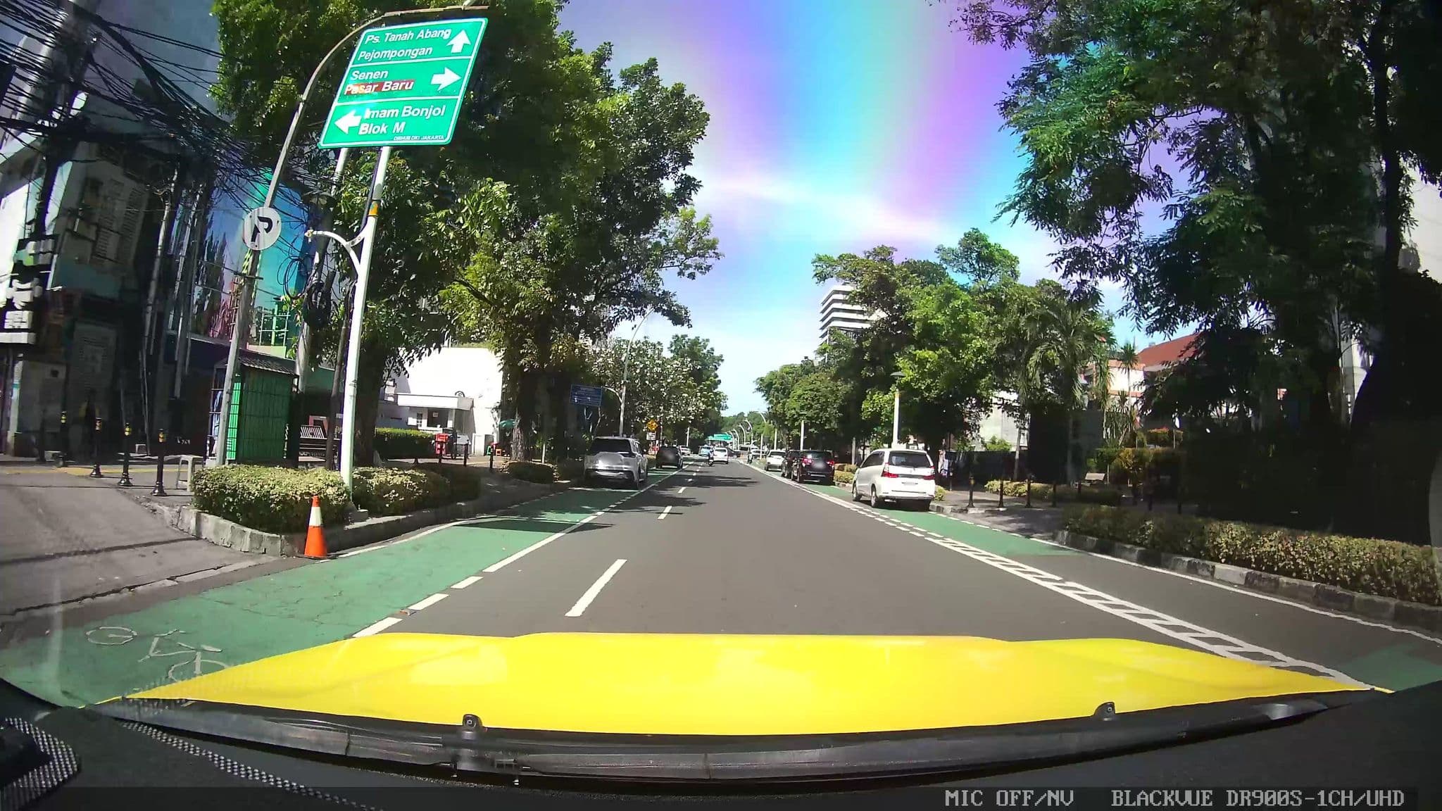 Street view near hotel D'Wangsa (Mess Maluku), Jakarta — © Kaart---FRONT (CC BY-SA · Mapillary)