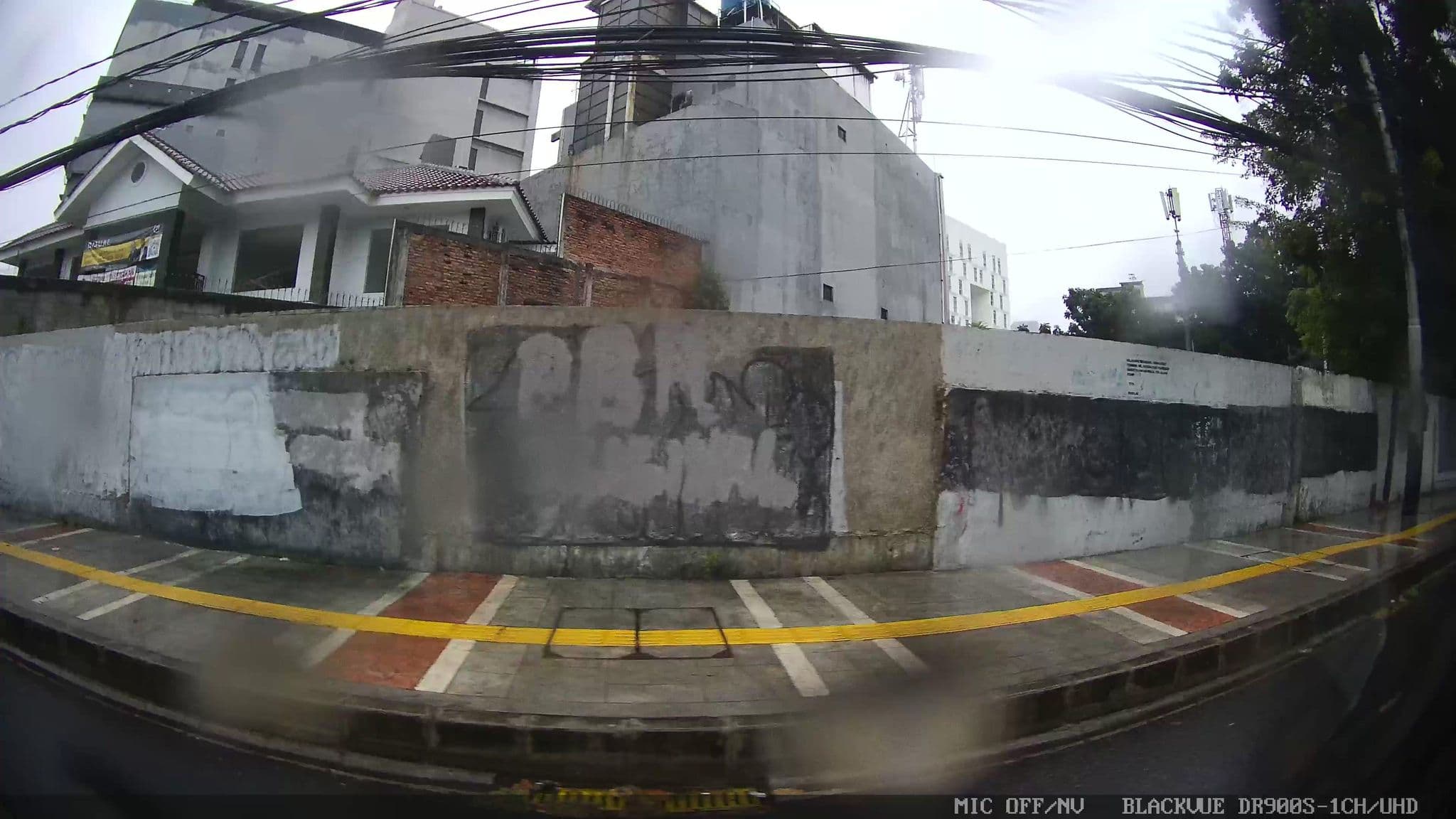 Street view near Airy Menteng Wahid Hasyim 69 Jakarta, Jakarta — © Kaart---LEFT (CC BY-SA · Mapillary)