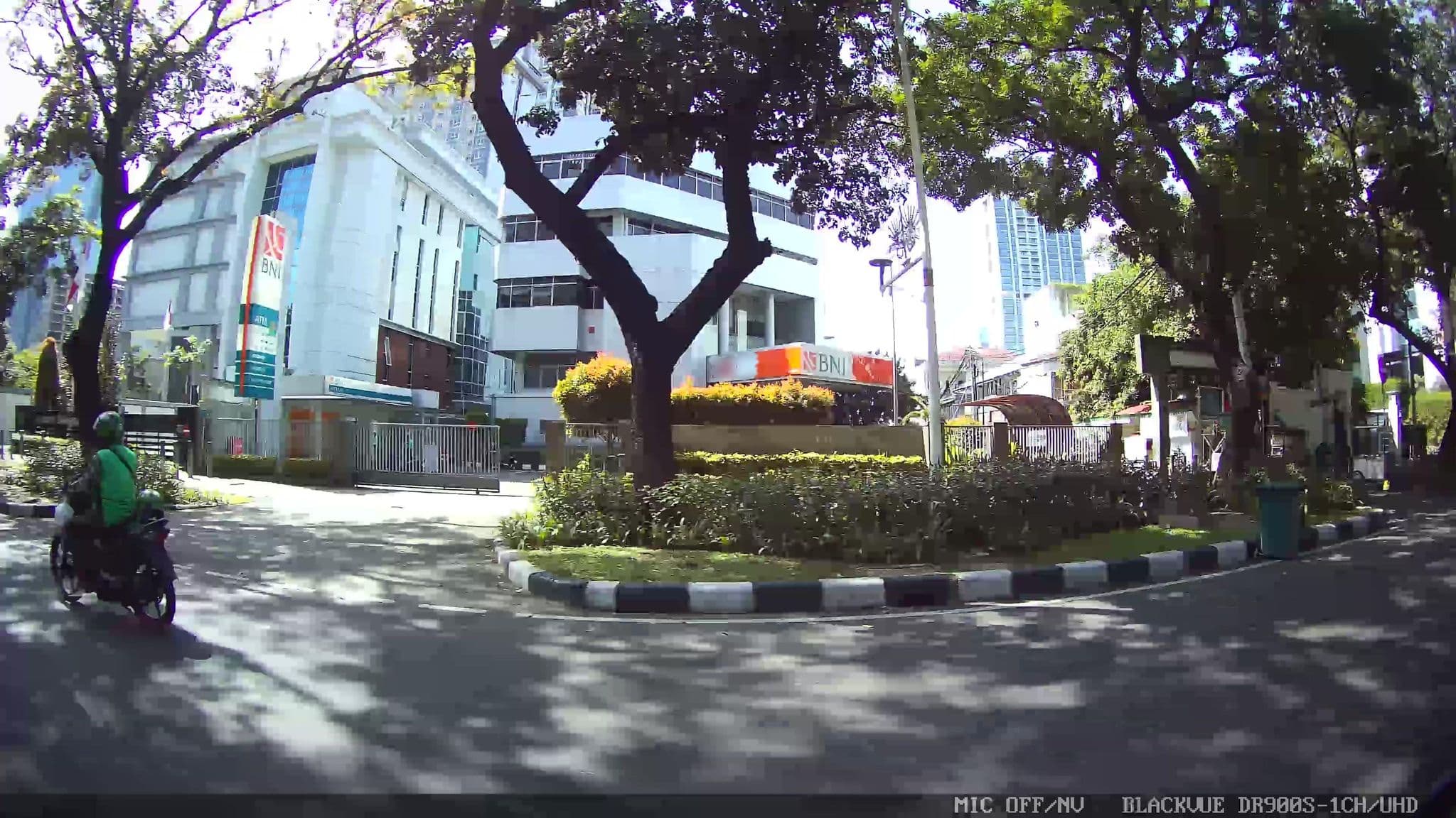 Street view near Allinda hotel, Jakarta — © Kaart---RIGHT (CC BY-SA · Mapillary)