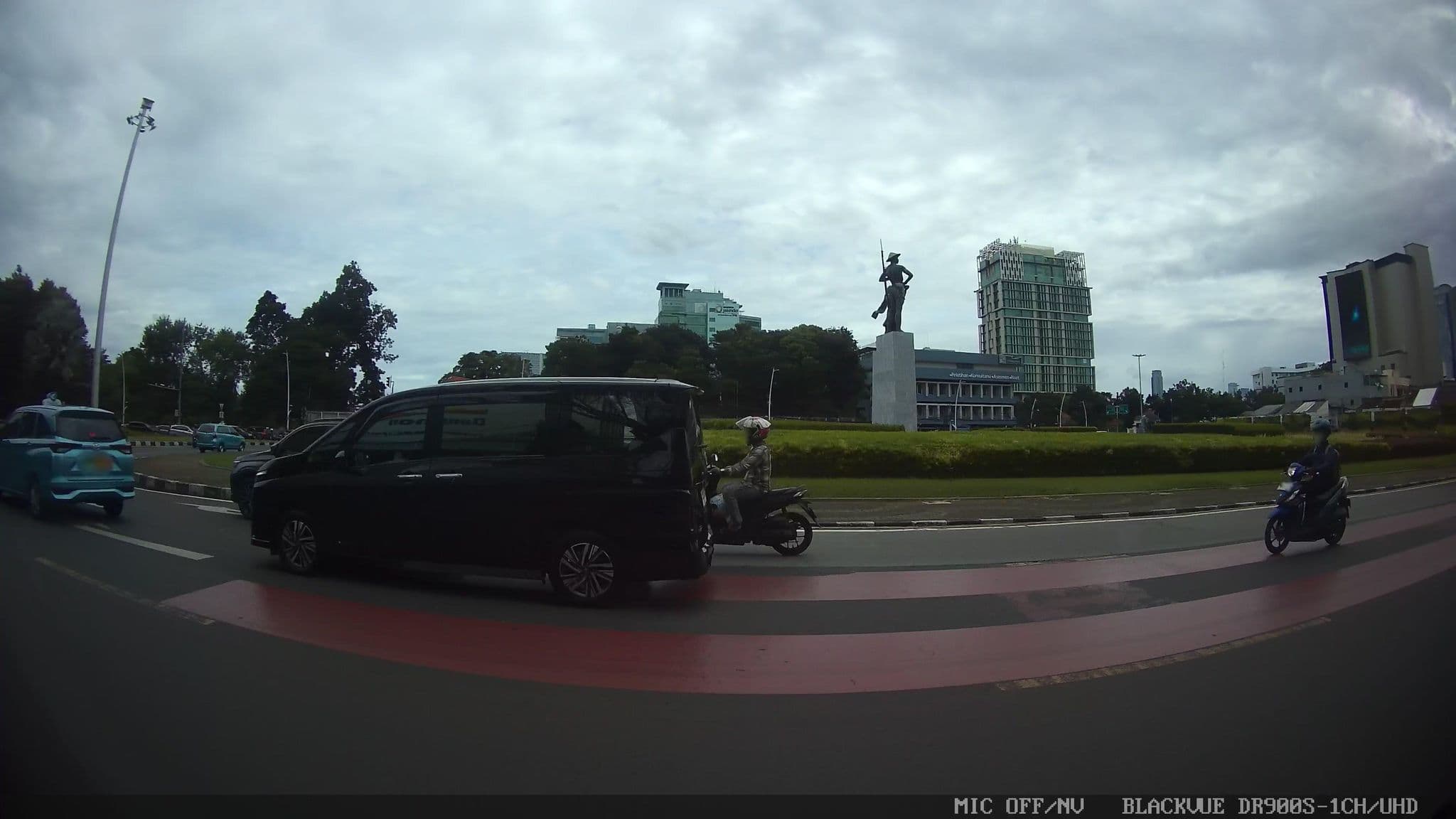 Street view near Aryaduta Jakarta Main Lobby, Jakarta — © Kaart---RIGHT (CC BY-SA · Mapillary)