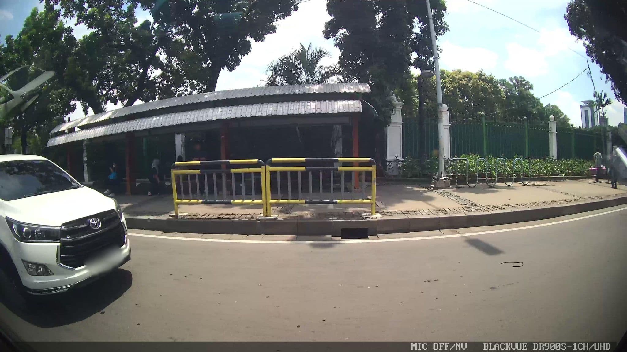 Street view near Pantry lt.25 kantor pusat PT. Indosat, Jakarta — © Kaart---LEFT (CC BY-SA · Mapillary)
