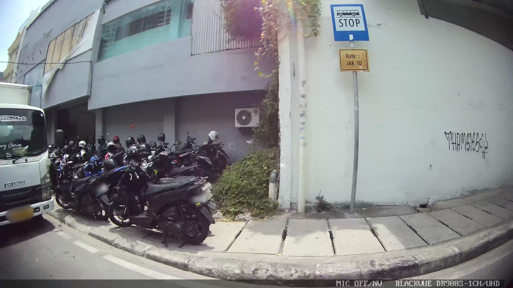 Street view near Lobby Lounge, Red Top Hotel, Jakarta — © Kaart---LEFT (CC BY-SA · Mapillary)