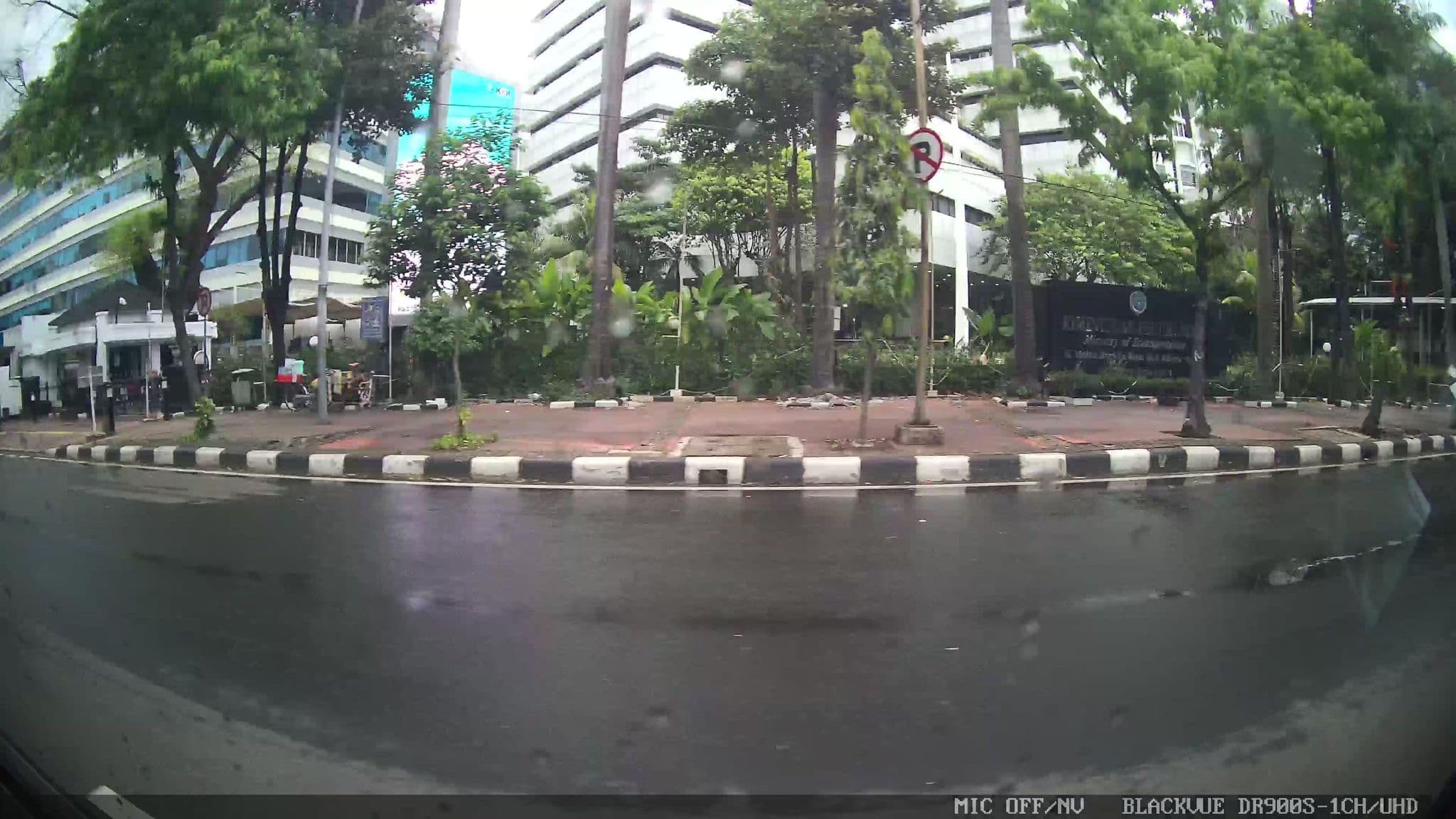 Street view near Sumba Room, Hotel Borobudur, Jakarta — © Kaart---LEFT (CC BY-SA · Mapillary)