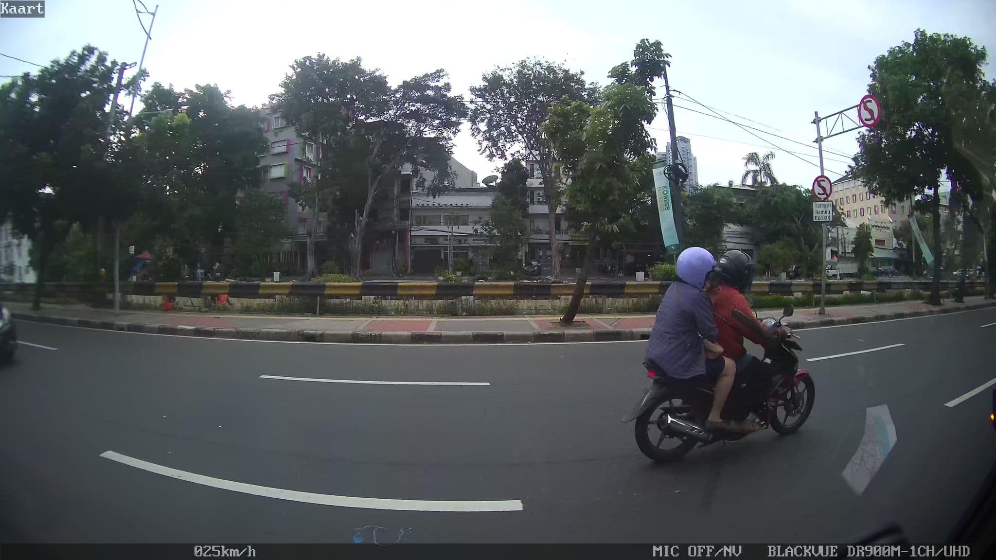 Street view near Hotel BungaBunga Pasar Baru, Jakarta — © kaart_1 (CC BY-SA · Mapillary)