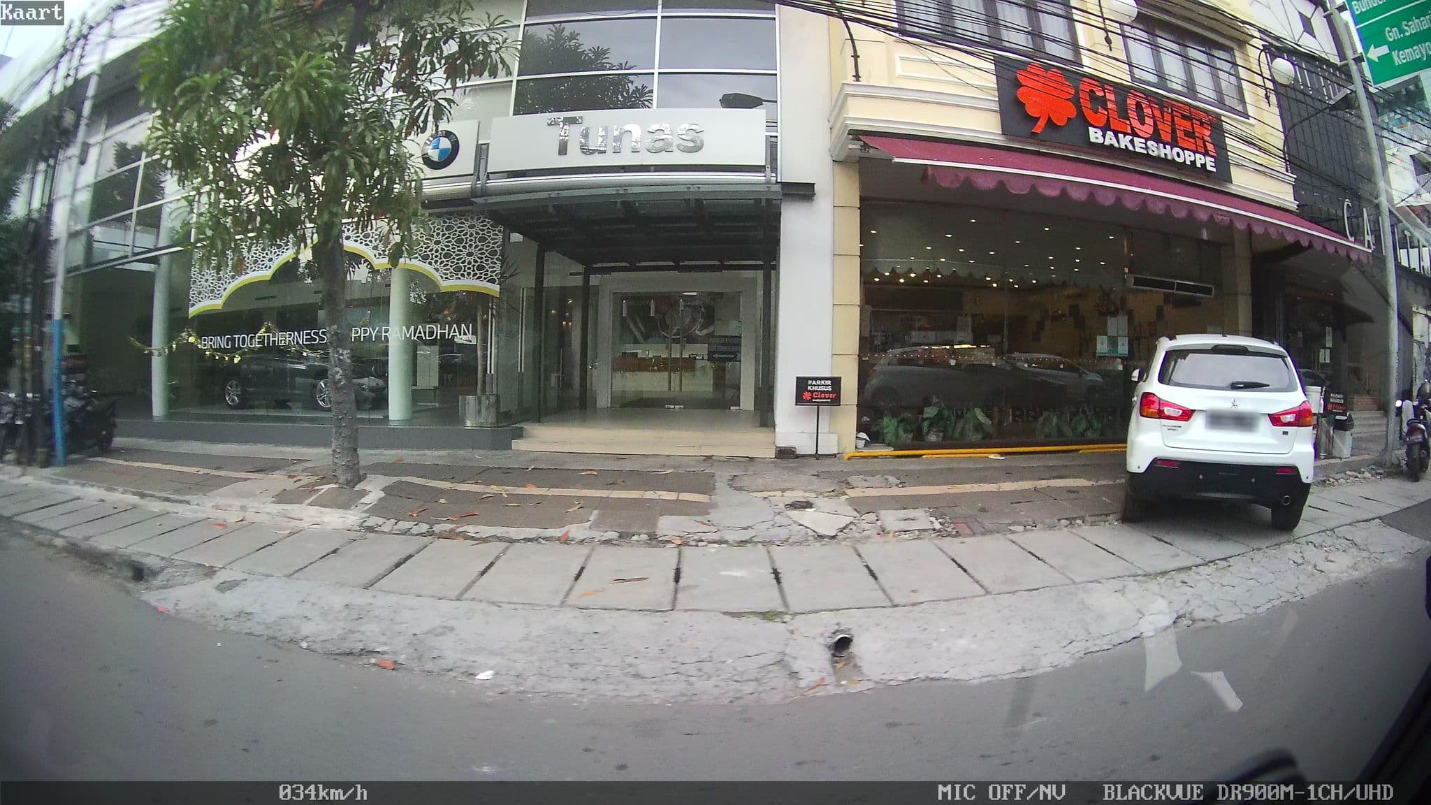 Street view near Hotel Kafila, Jakarta — © kaart_1 (CC BY-SA · Mapillary)