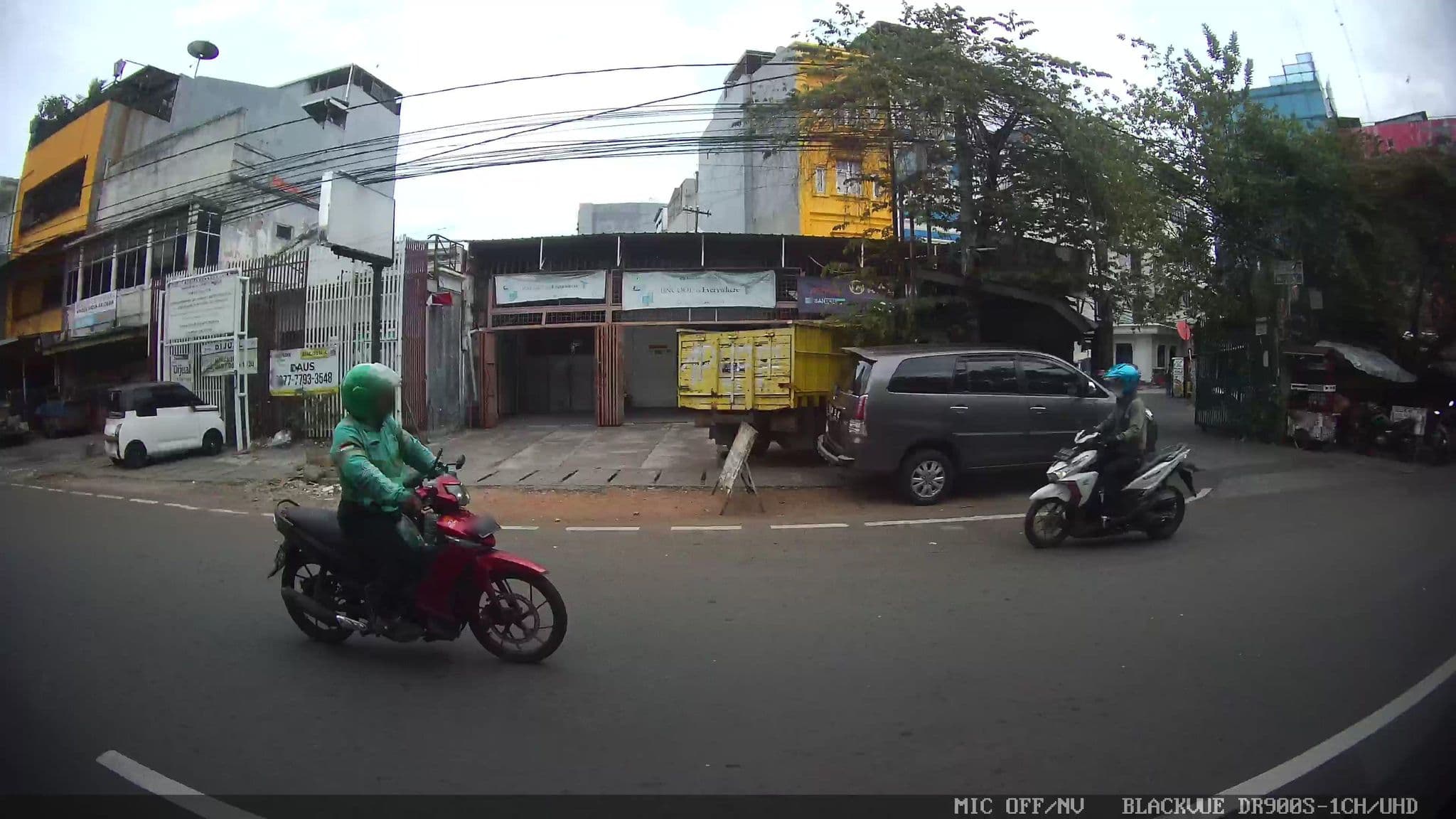 Street view near Ghurfati Hotel Wedana, Jakarta — © Kaart---LEFT (CC BY-SA · Mapillary)