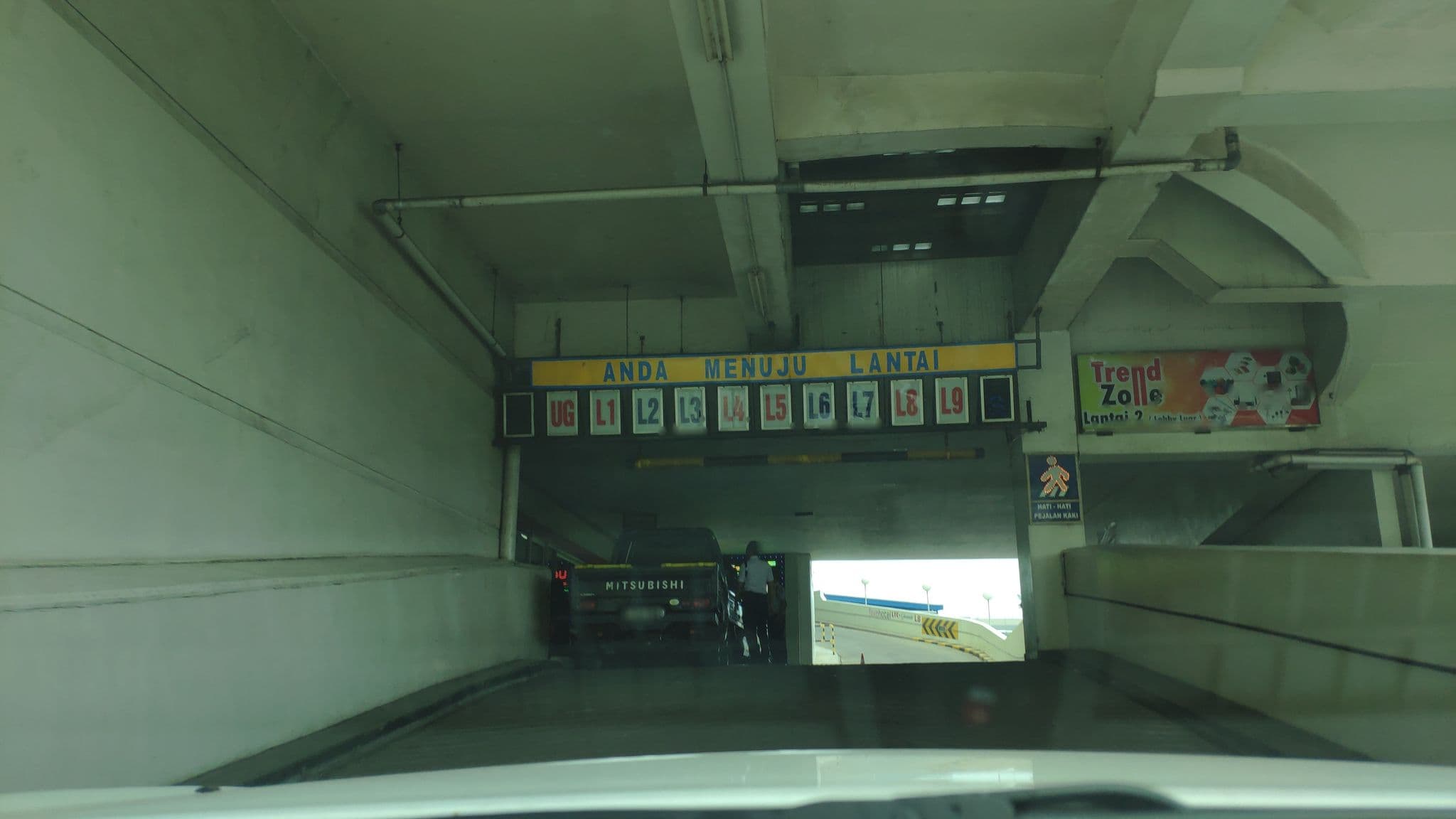 Street view near Omah Hw 3, Jakarta — © dedi (CC BY-SA · Mapillary)