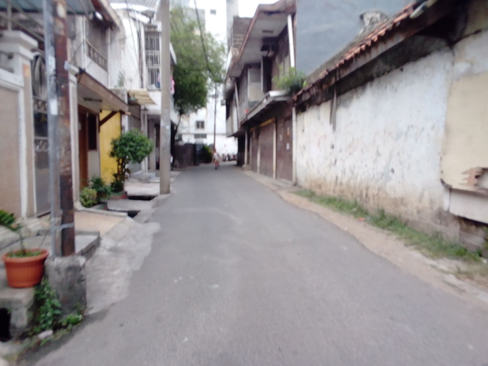 Street view near Kamar, Jakarta — © hafiedsh22 (CC BY-SA · Mapillary)