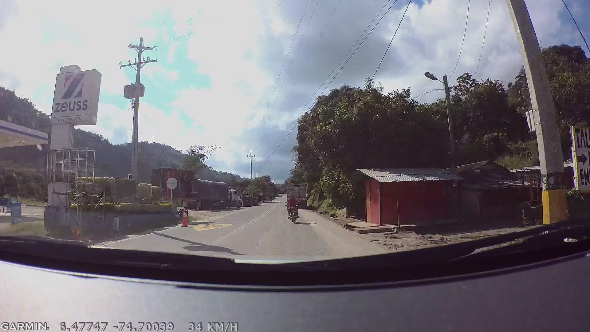 Street view near Hôtel y restaurante Floresta M, Caracolí — © santi1708 (CC BY-SA · Mapillary)