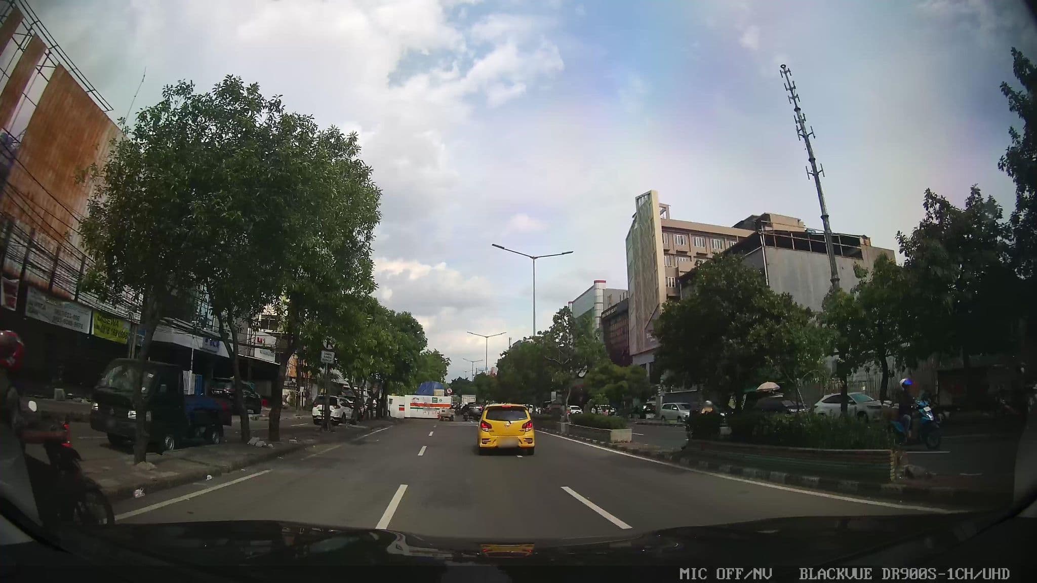 Street view near AMARIS Cafe, Jakarta — © Kaart---FRONT (CC BY-SA · Mapillary)