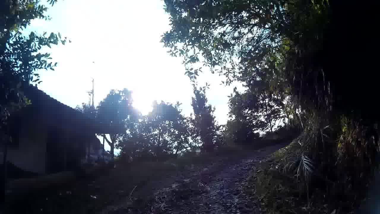 Street view near Cabaña del Nyctibius, Filandia — © humano (CC BY-SA · Mapillary)