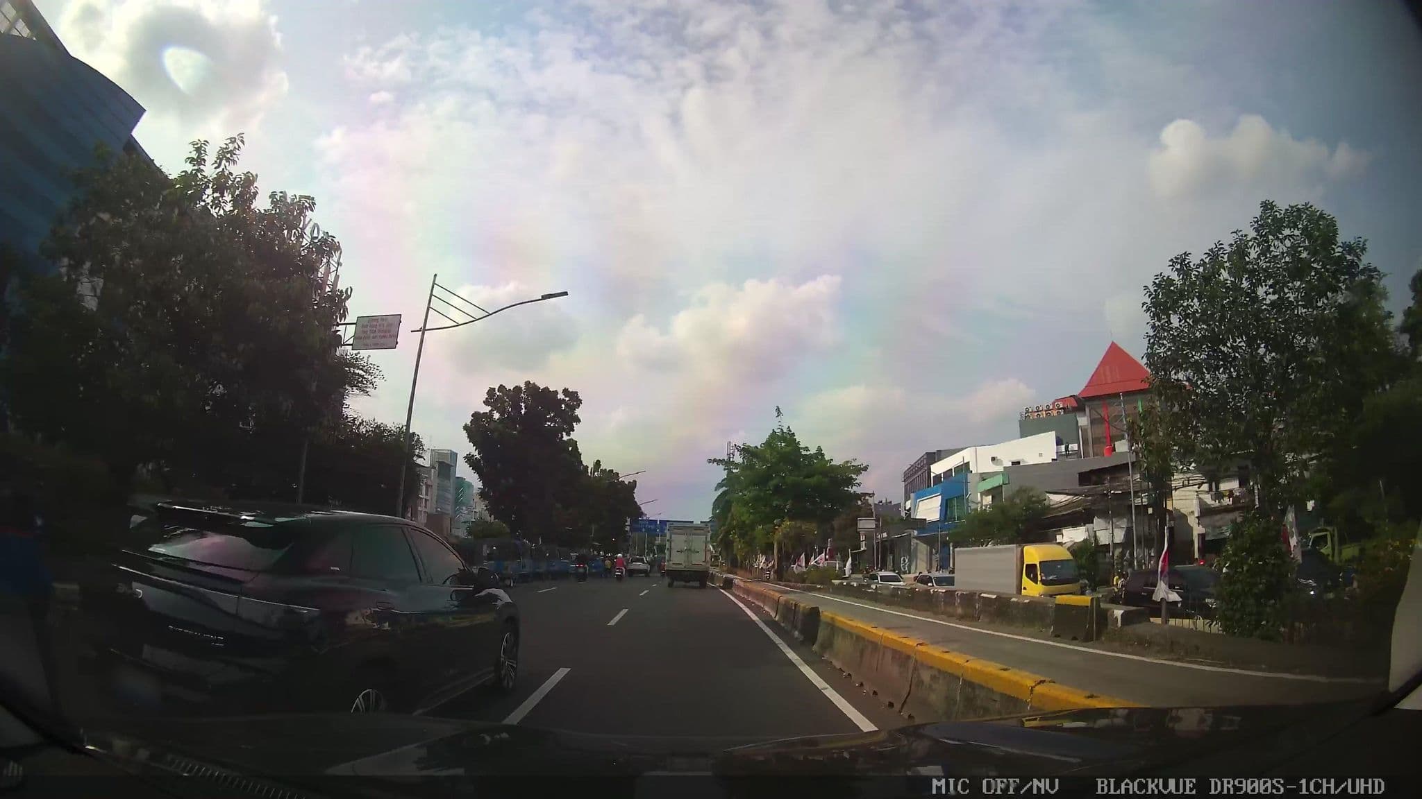 Street view near Room 8118, Jakarta — © Kaart---FRONT (CC BY-SA · Mapillary)