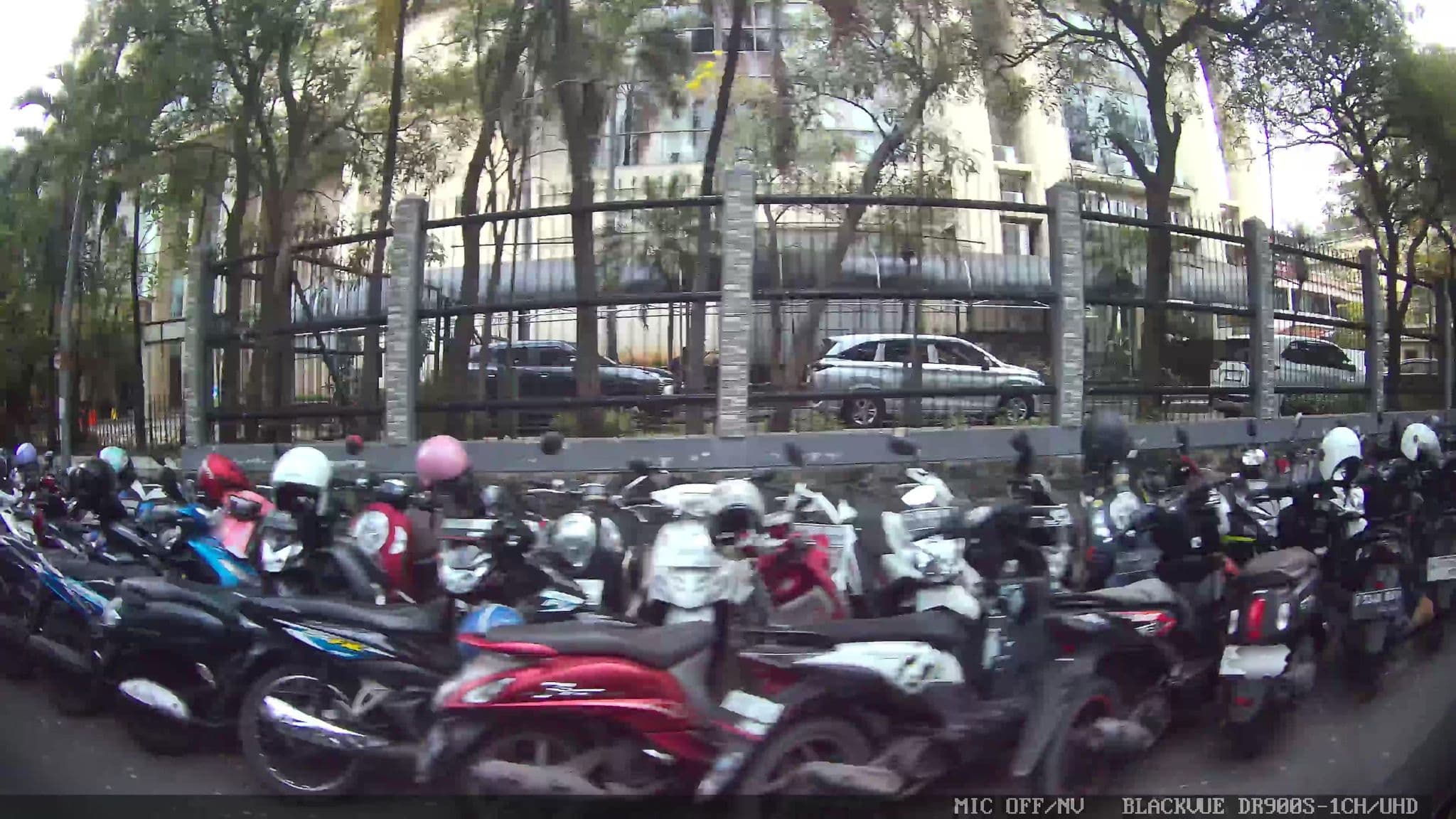 Street view near Room 928 Hotel Le Grandeur Jakarta, Jakarta — © Kaart---LEFT (CC BY-SA · Mapillary)