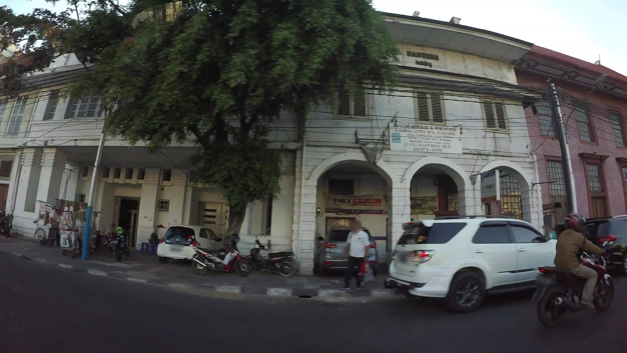 Street view near Hotel Kristal, Jakarta — © kaart_3 (CC BY-SA · Mapillary)