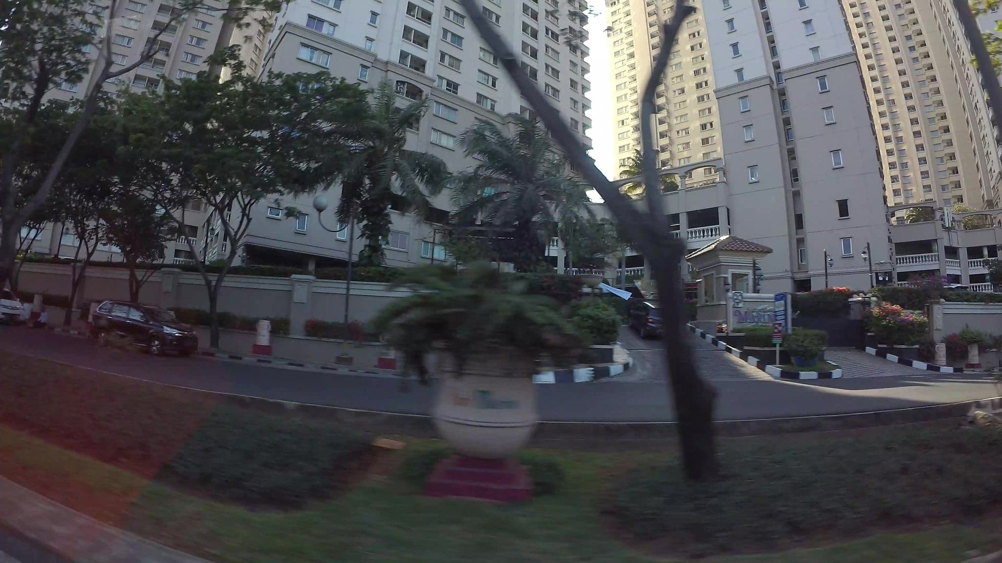 Street view near Swimming Pool 1 (Tower A-B), Jakarta — © kaart_3 (CC BY-SA · Mapillary)