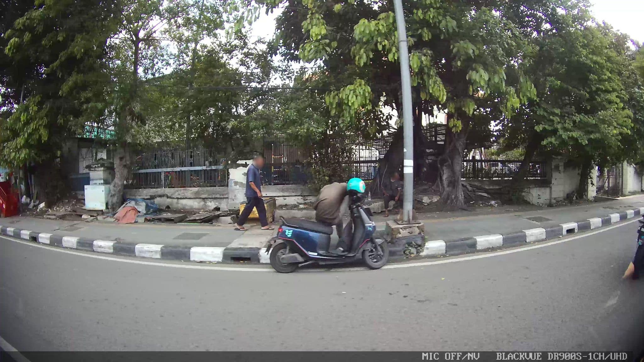 Street view near Room 712 Hotel Le Grandeur Mangga Dua, Jakarta — © Kaart---LEFT (CC BY-SA · Mapillary)
