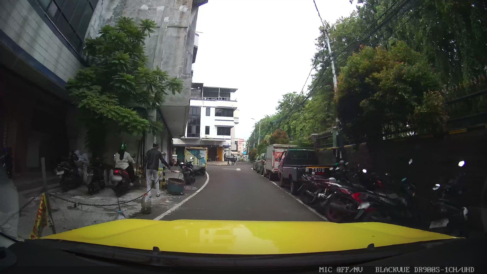 Street view near room 2012, Jakarta — © Kaart---FRONT (CC BY-SA · Mapillary)