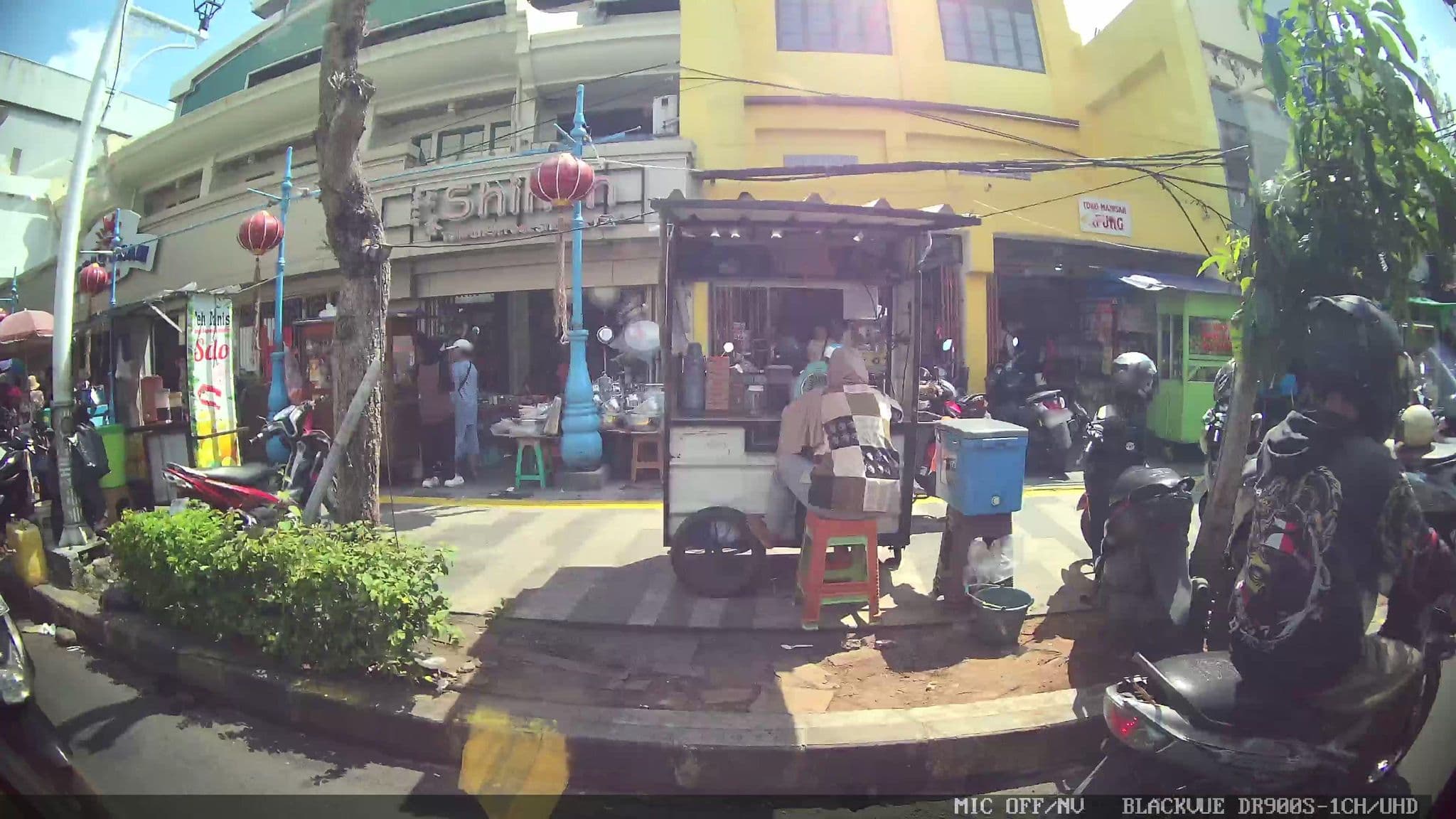 Street view near fortuna hotel, Jakarta — © Kaart---LEFT (CC BY-SA · Mapillary)