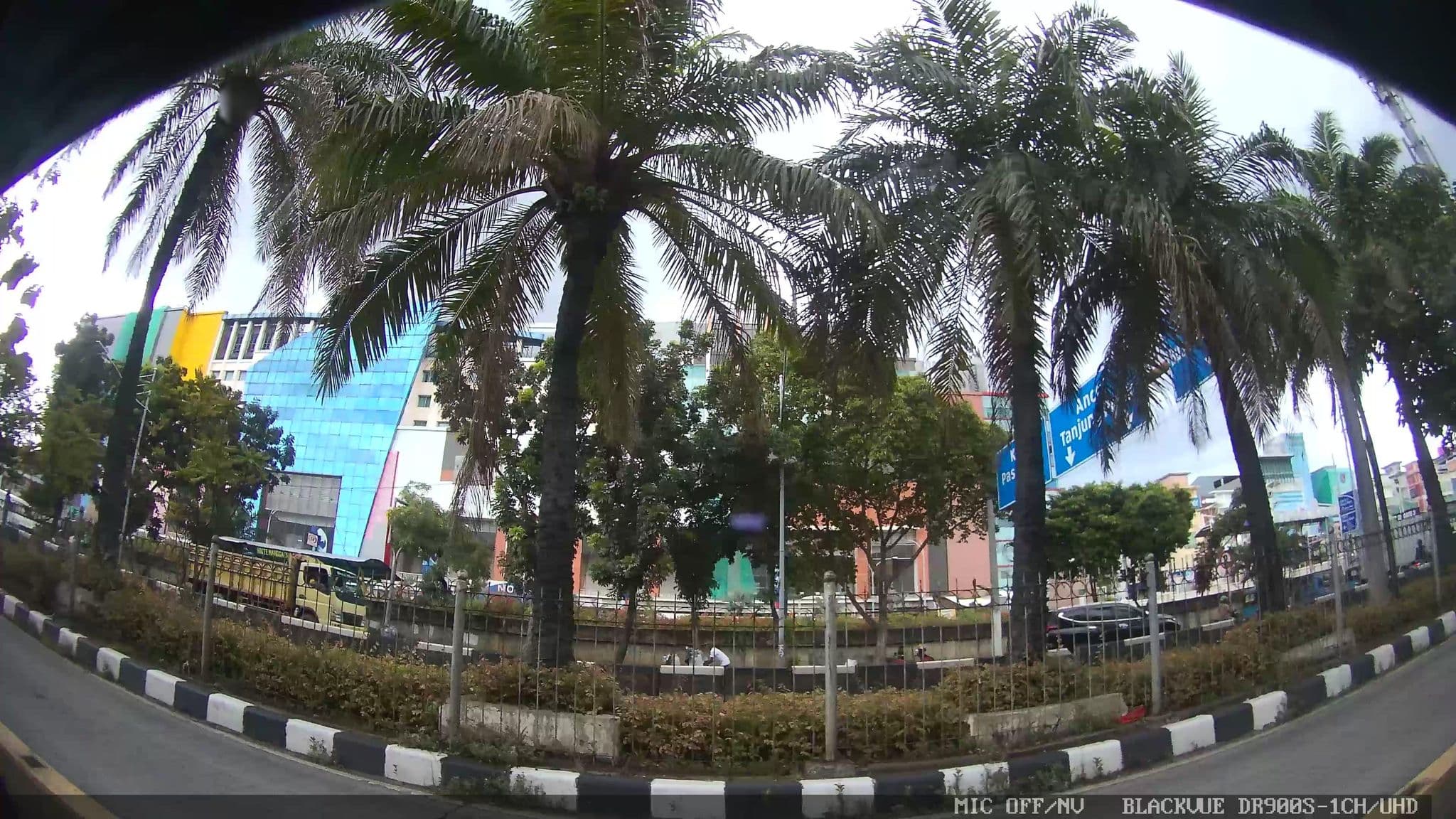 Street view near Room 401, Alpine Hotel, Jakarta, Jakarta — © Kaart---RIGHT (CC BY-SA · Mapillary)