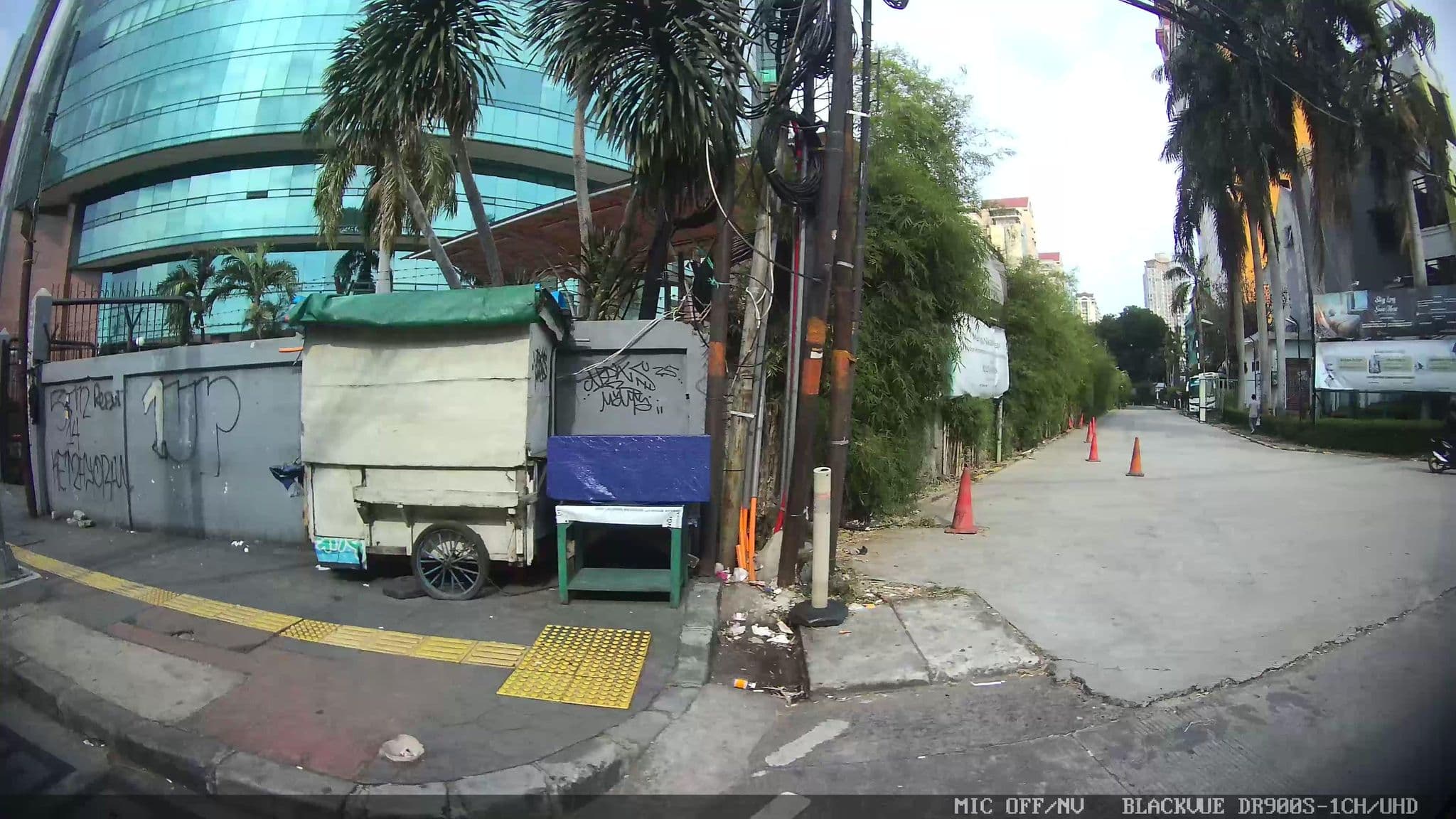 Street view near Room 1517, Jakarta — © Kaart---LEFT (CC BY-SA · Mapillary)