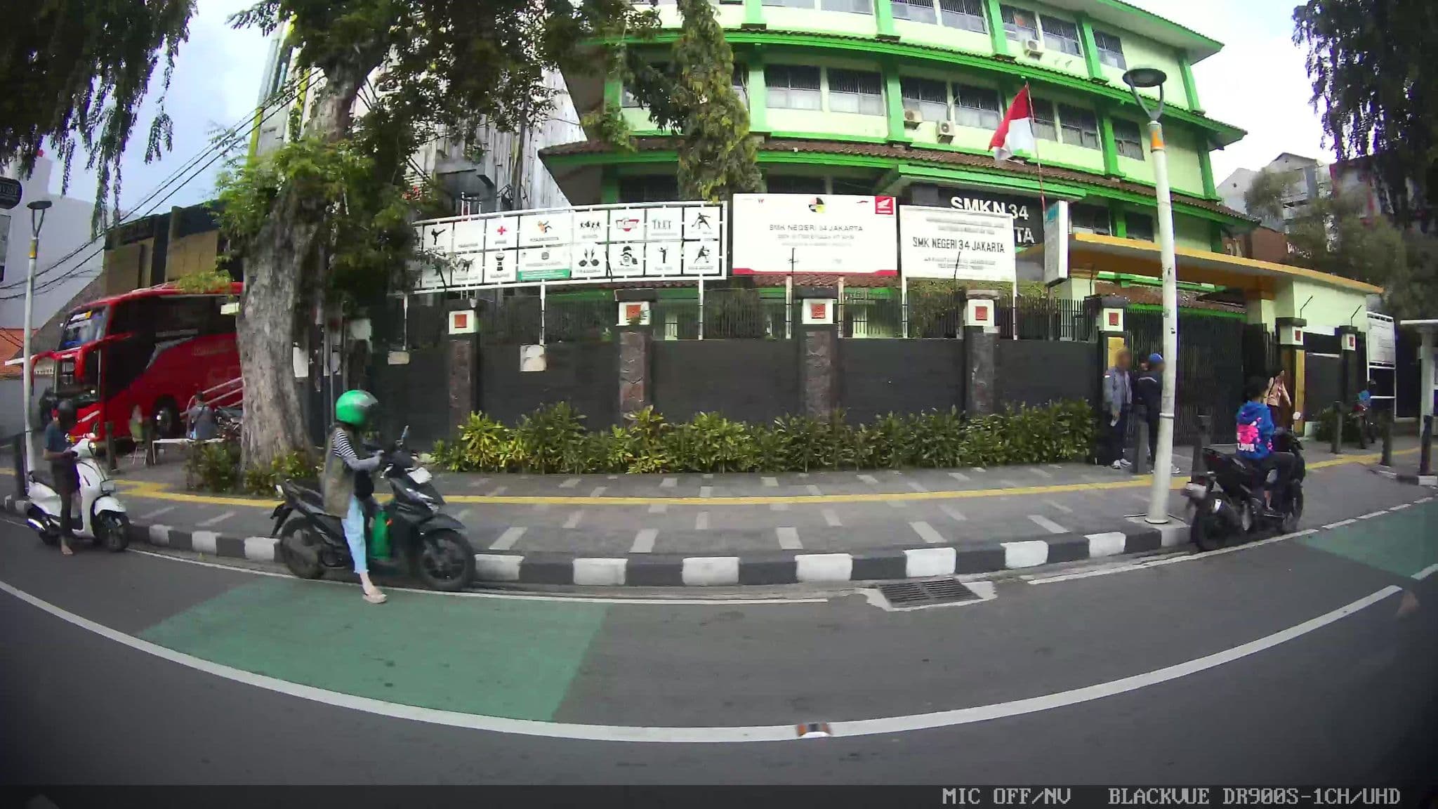 Street view near Maxone Hotel at Kramat, Jakarta — © Kaart---LEFT (CC BY-SA · Mapillary)